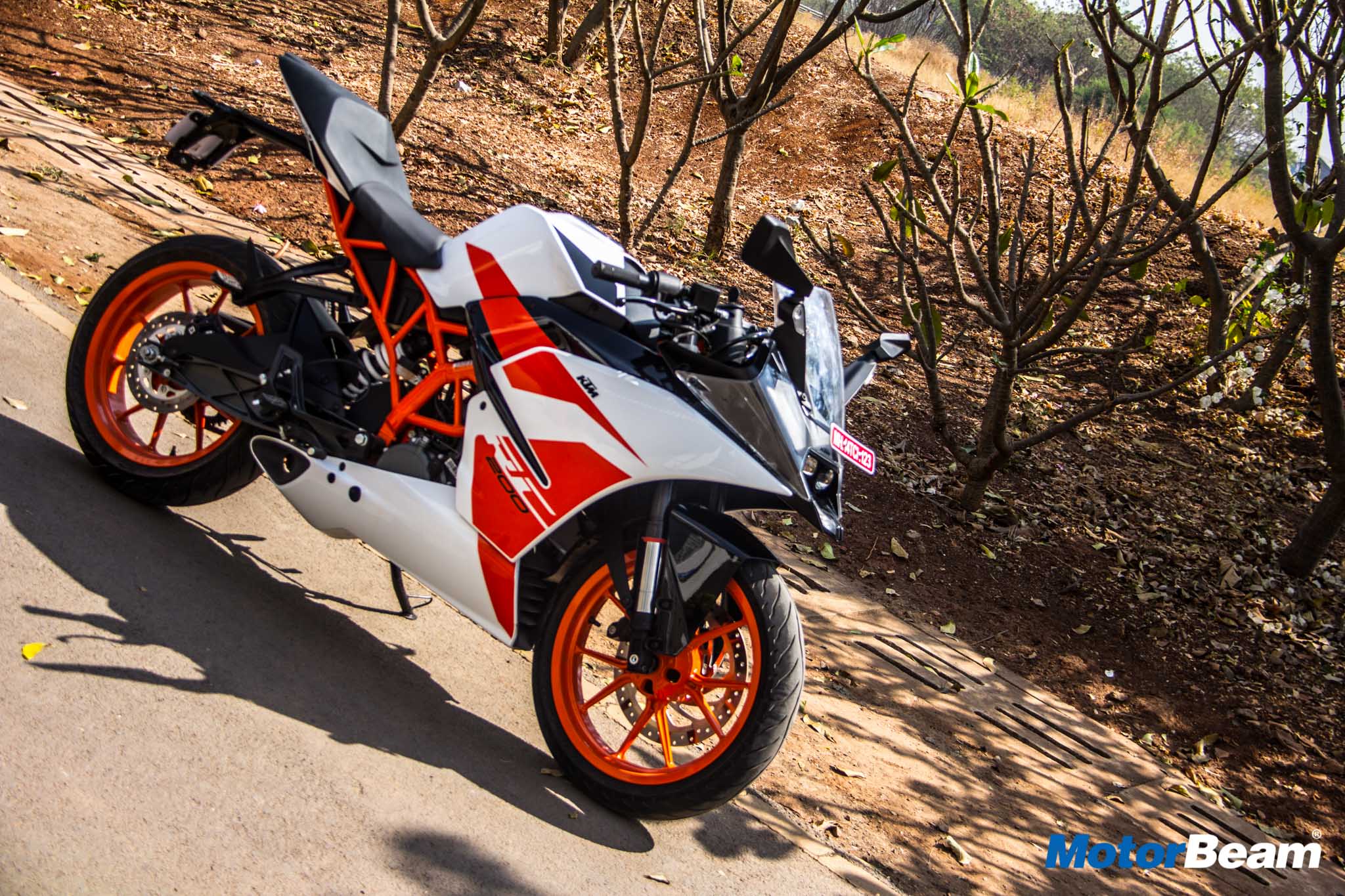 KTM RC 200 Price, Review, Mileage, Features, Specifications