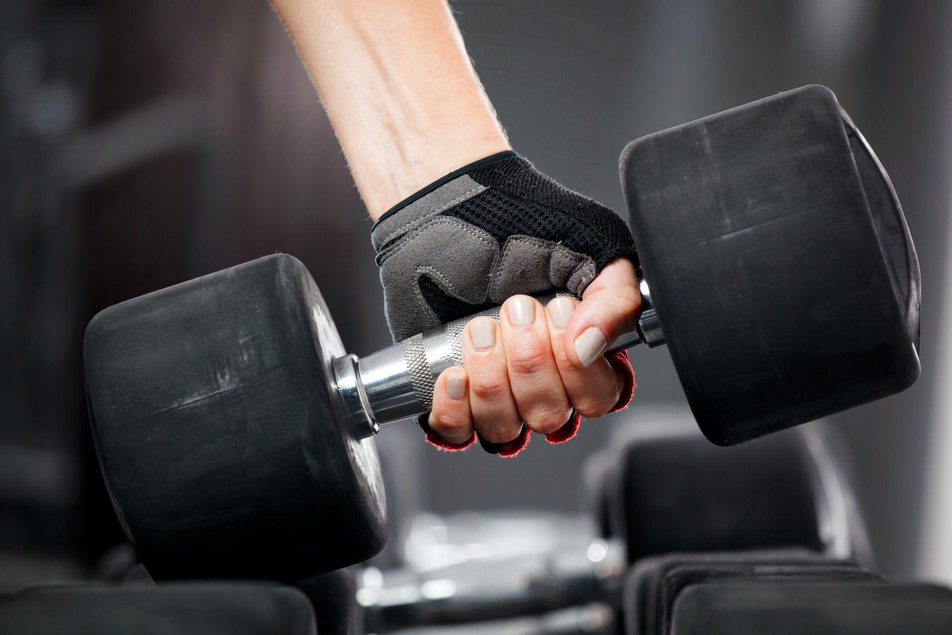 dumbbell weight gloves fitness woman HD wallpaper