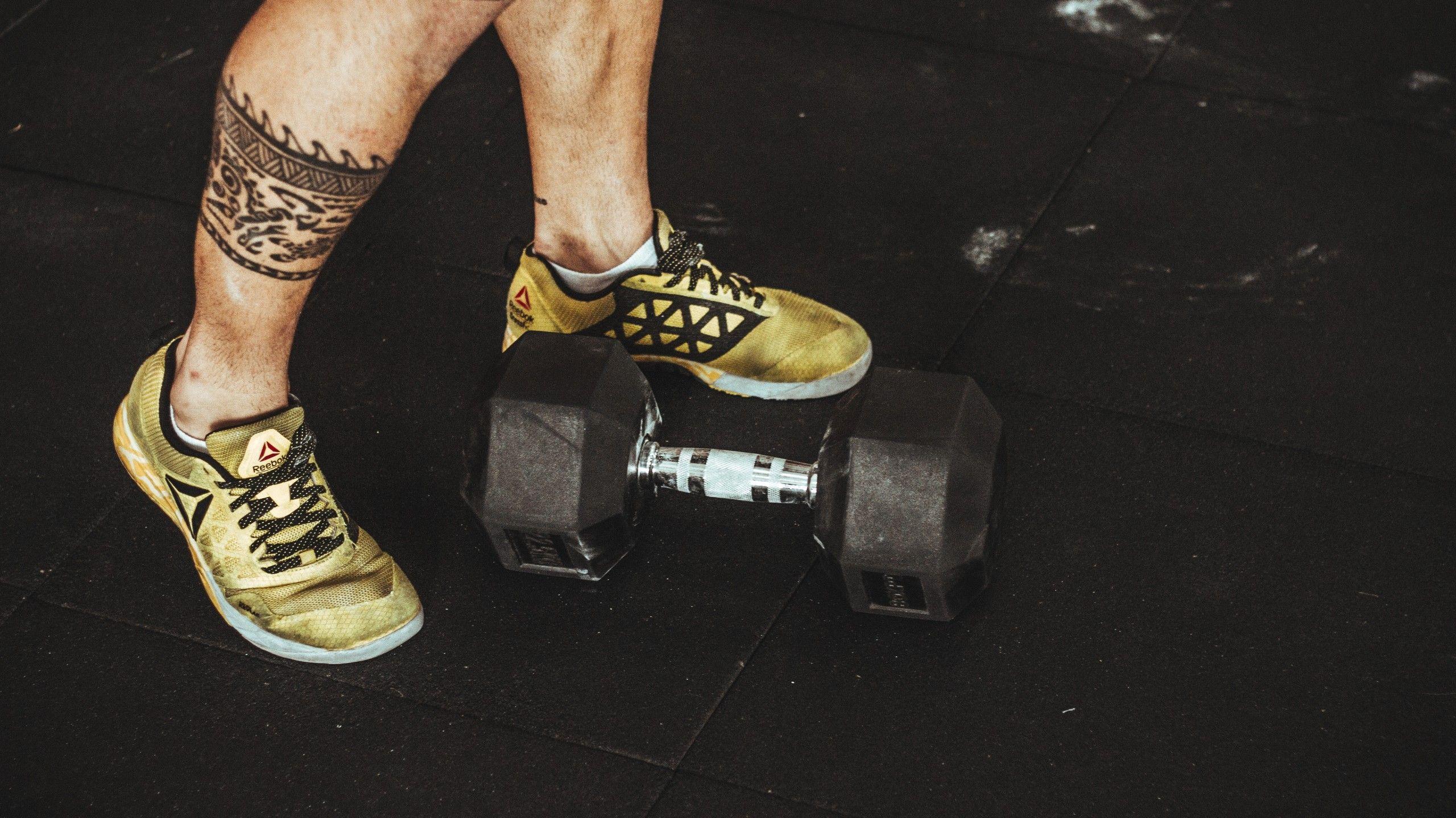 Download 2560x1440 Dumbbell, Fitness, Legs Wallpaper for iMac 27