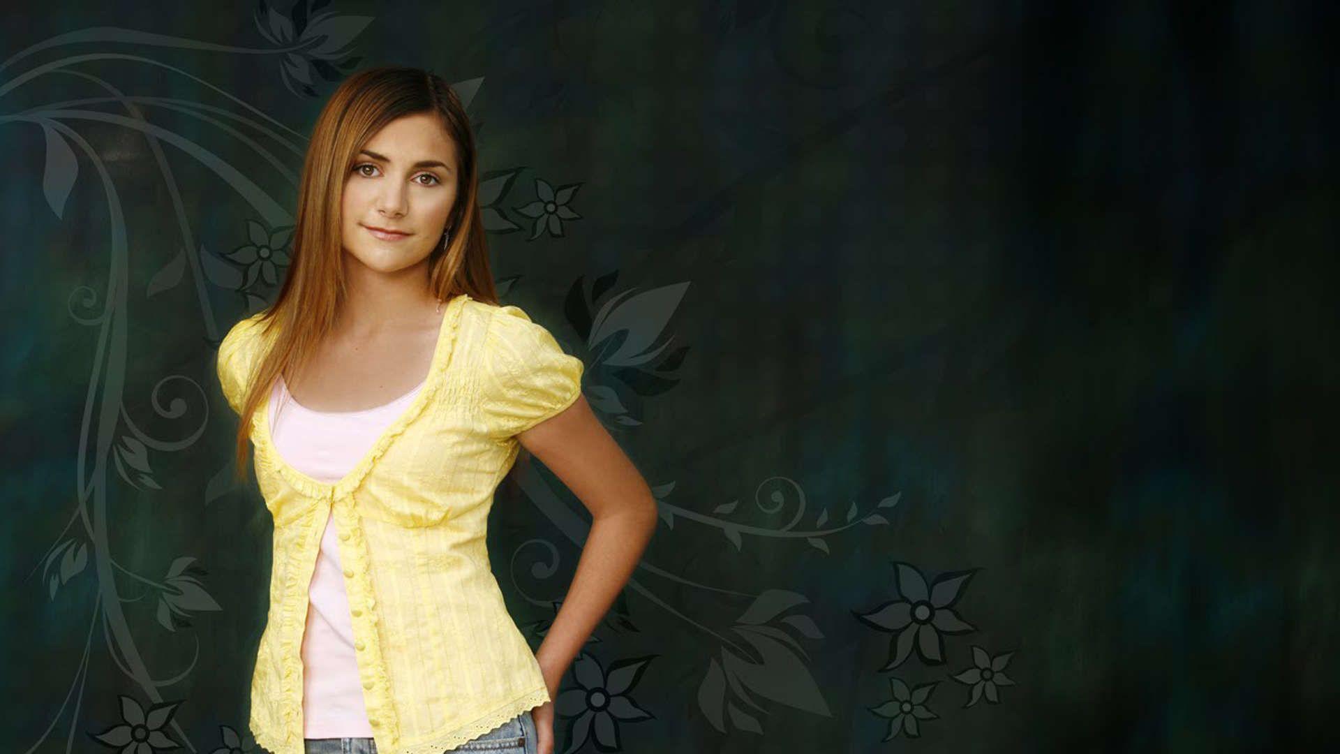 Alyson Stoner Wallpaper