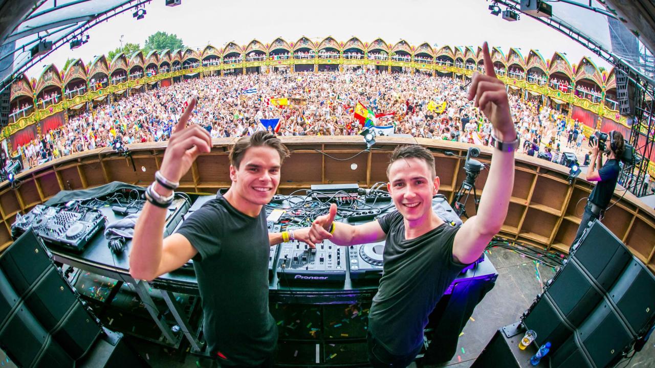 Dj Duo Lucas & Steve Hard Bezig Met 'bucket List'. NU