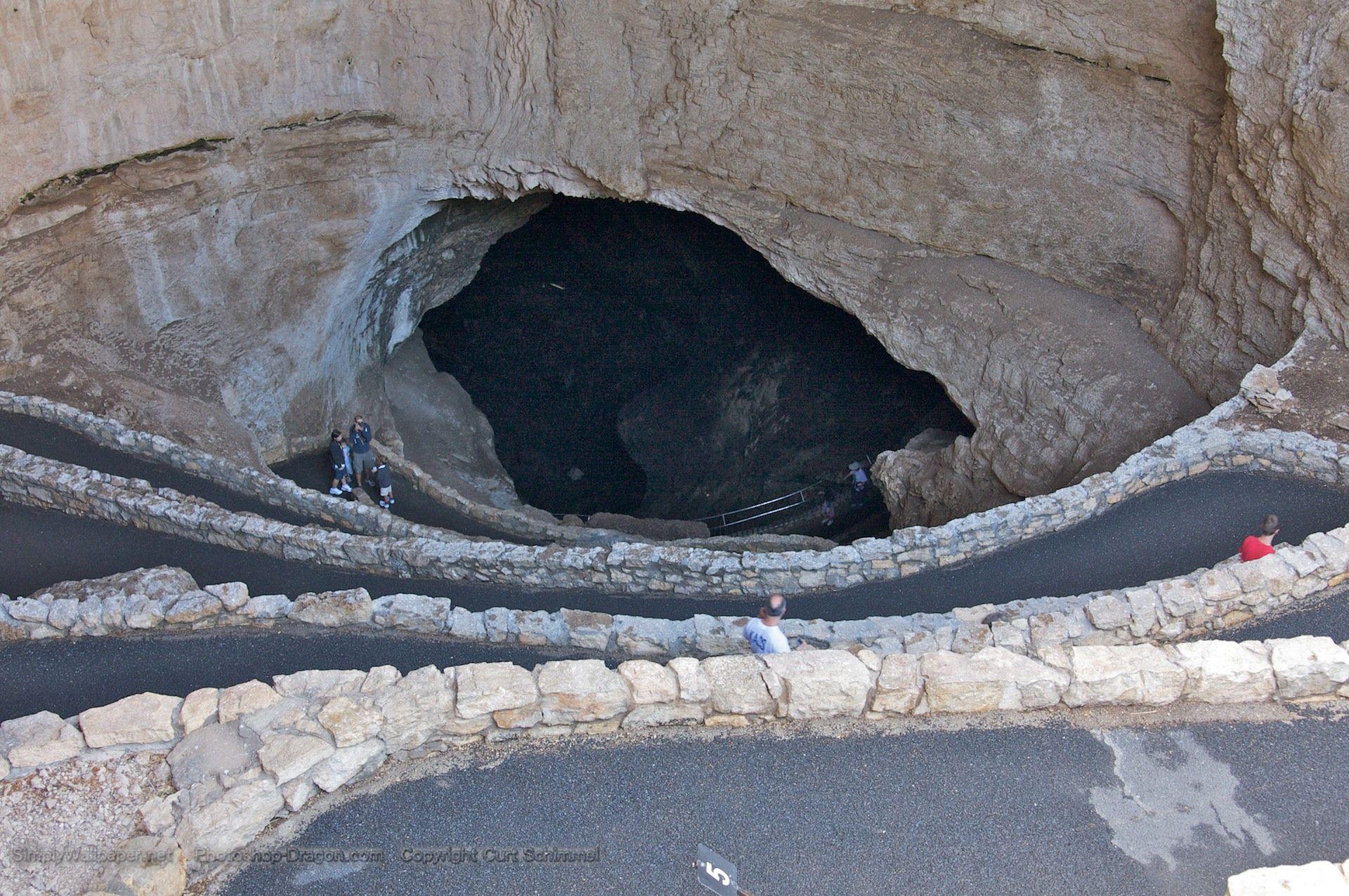 Entrance to Carlsbad Caverns Desktop Wallpaper
