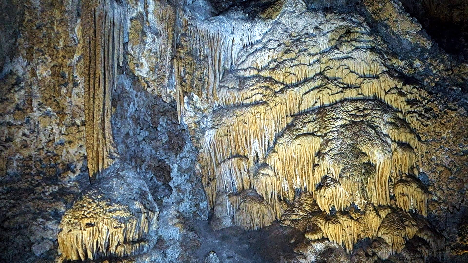 Miles Of Carlsbad Caverns Stalactites, Stalagmites & More 1800