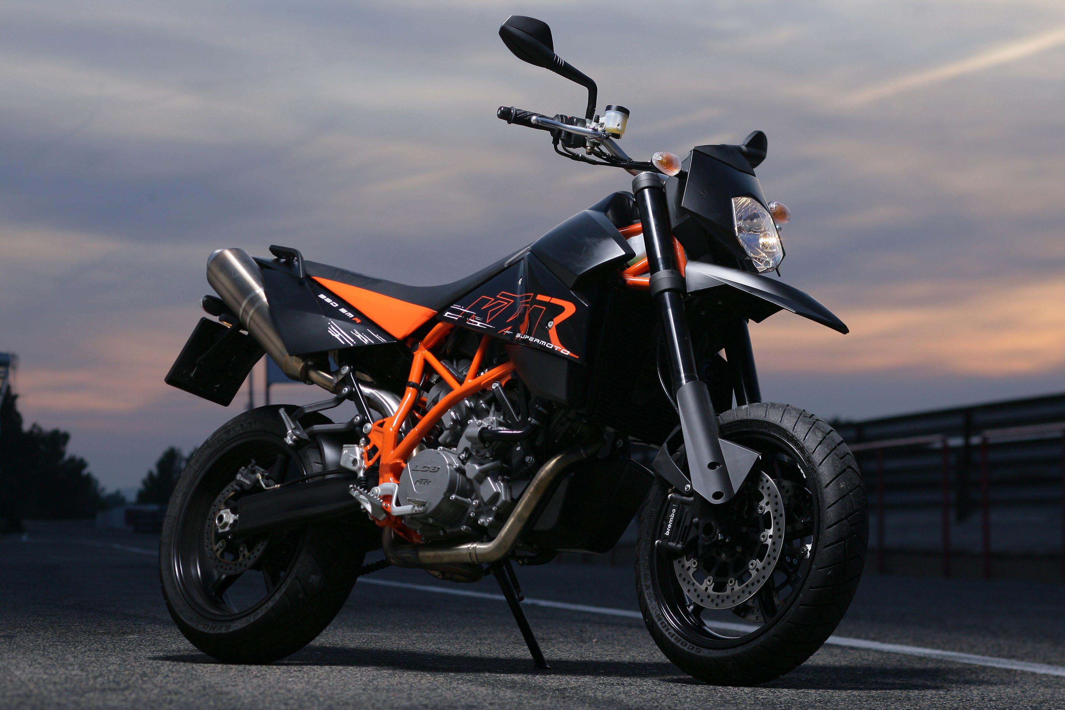 KTM 950 Supermoto Desktop HD Wallpaper