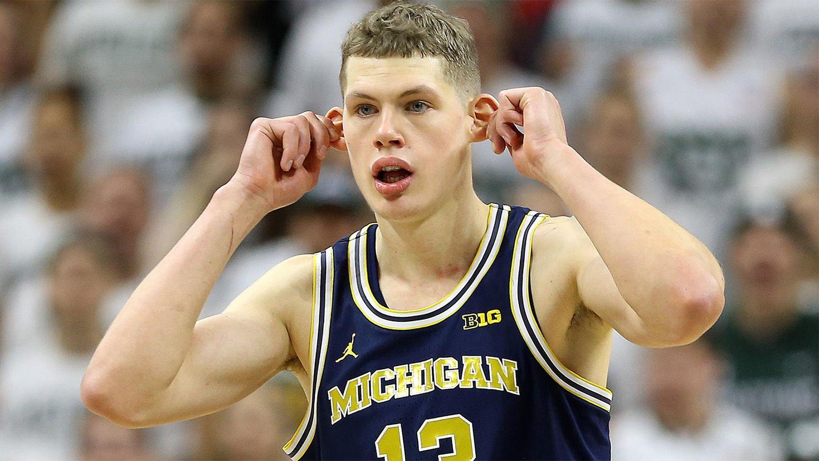 Kornacki: Wagner Plays Over Injury, Crowd to Lead Wolverines to