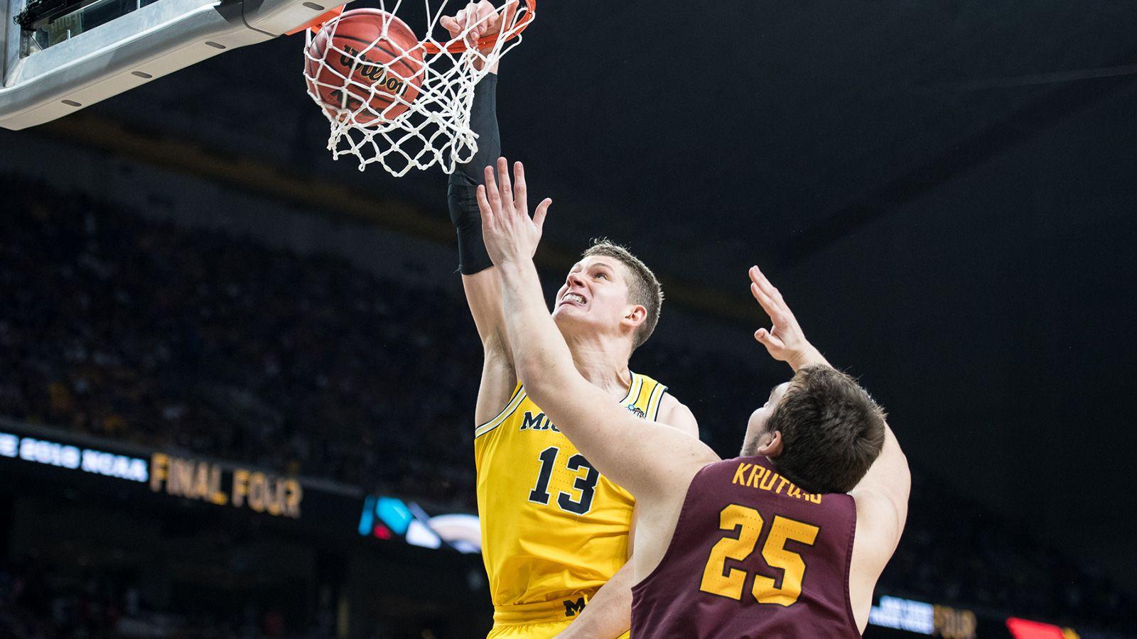 Wolverines Take Down Loyola Chicago to Advance to NCAA