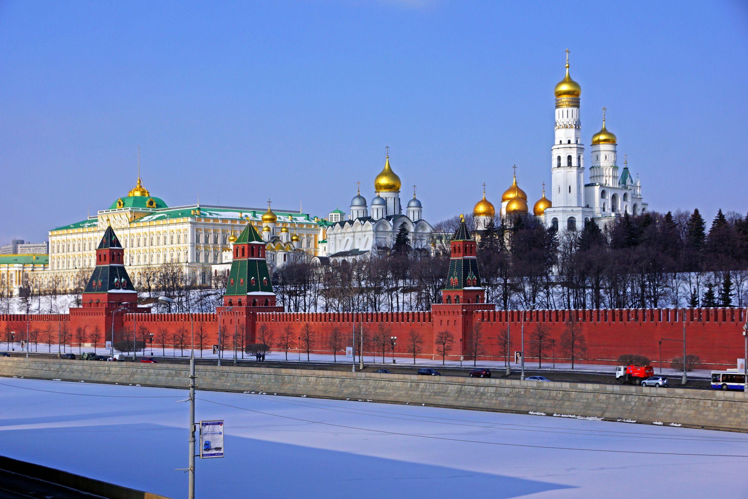 Winter river from the Kremlin wallpaper and image