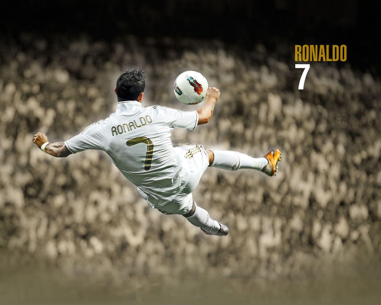 HD Wallpaper Free Download: Cristiano Ronaldo 2013 HD Wallpaper