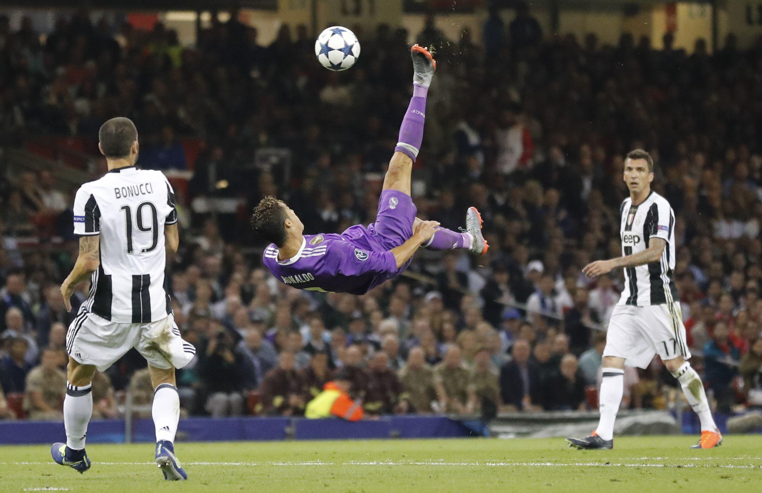 Cristiano Ronaldo Scoring A Free Kick