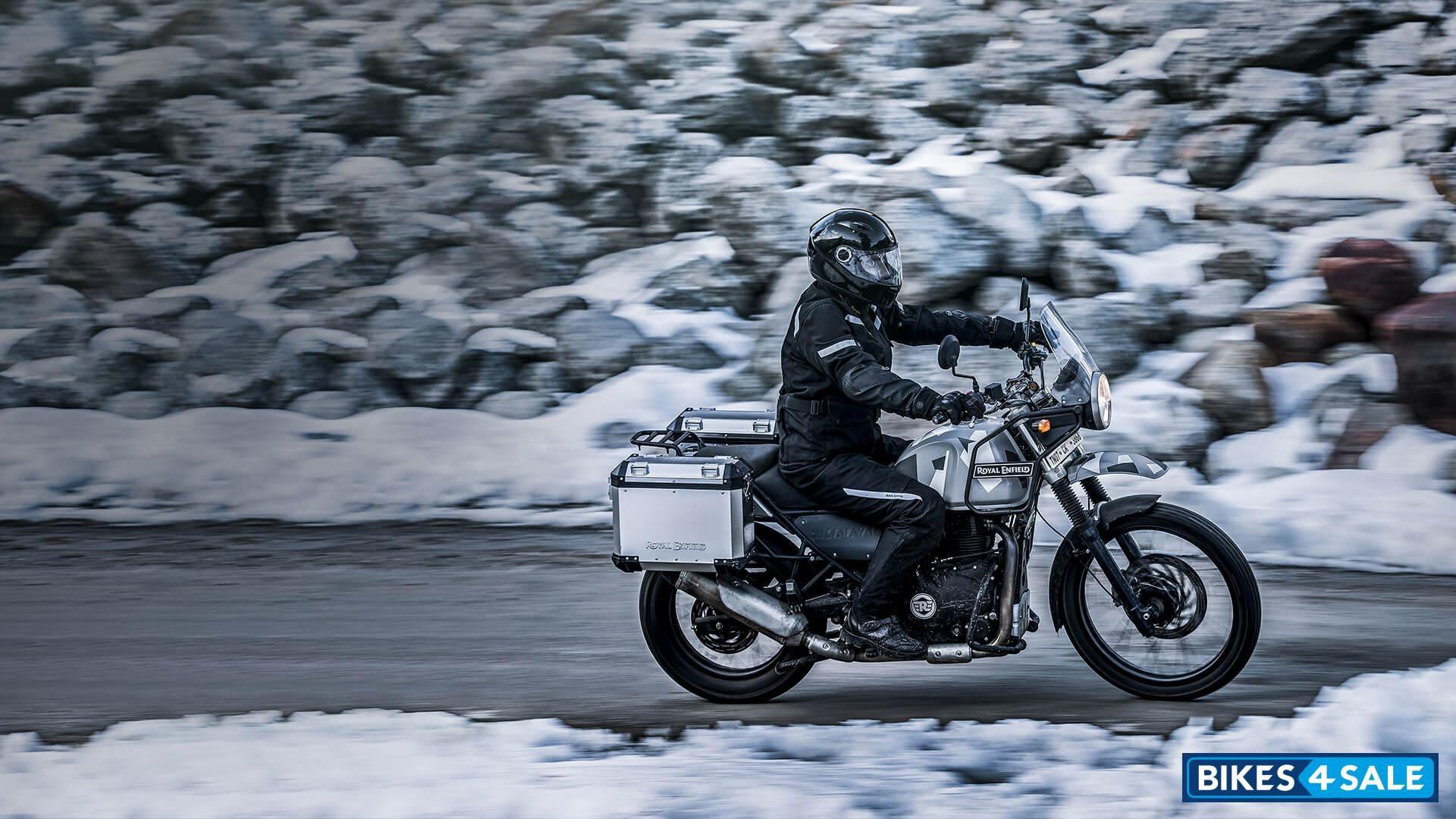Royal Enfield Himalayan Sleet price, specs, mileage, colours
