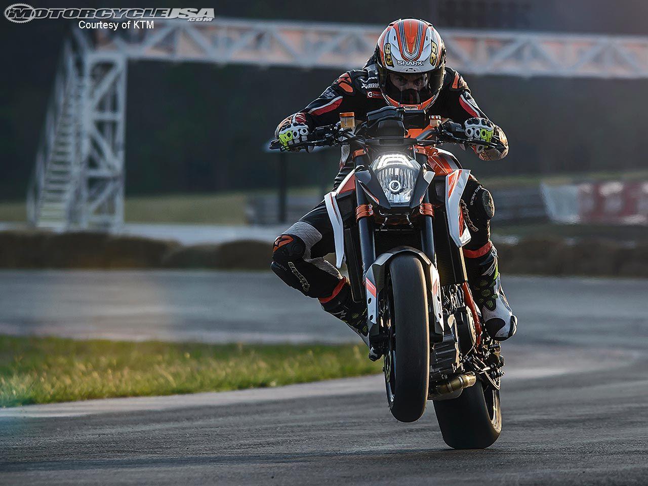 KTM 1290 Super Duke R Track Ride Photo