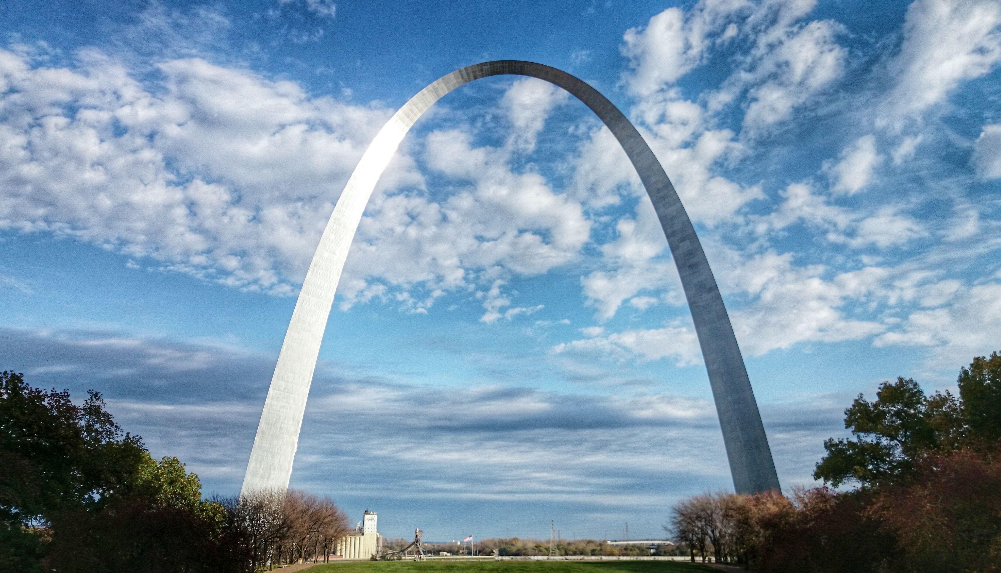 The Gateway Arch, Saint Louis Missouri. Visions of Travel
