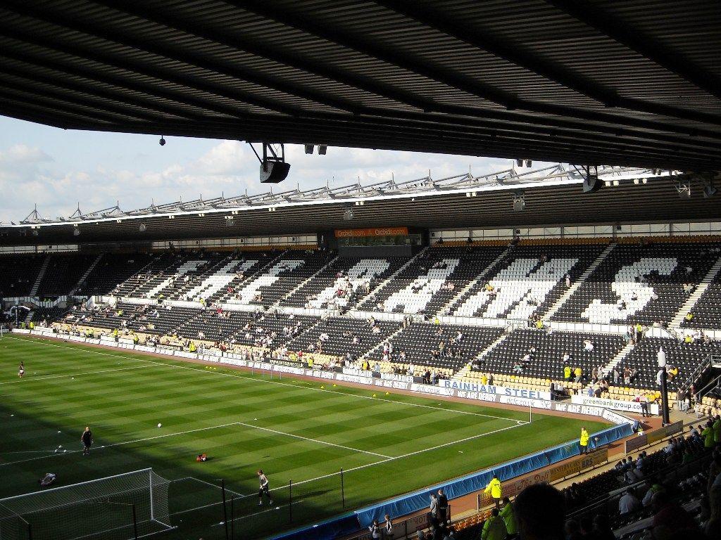 Pride Park Stadium, Pride Park, Derby, Reino Unido. Capacidad