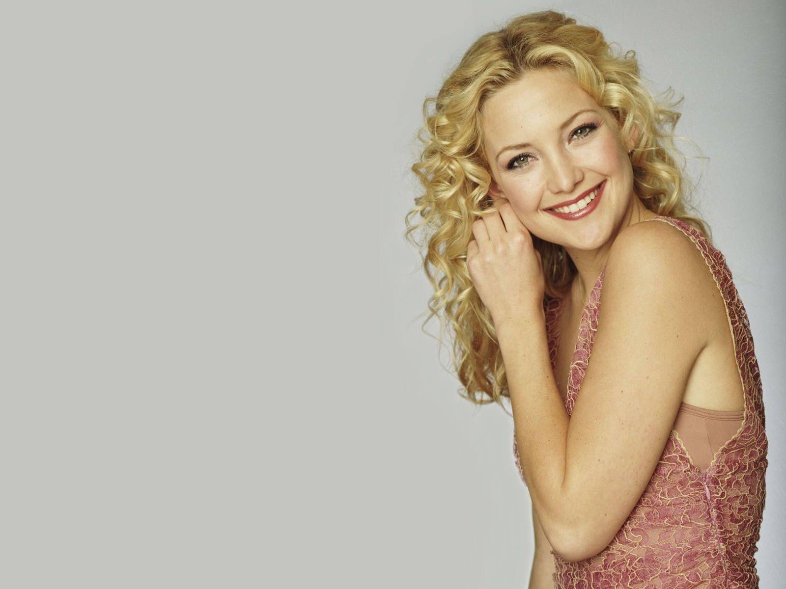 Kate Hudson Smile Computer Wallpaper 53993 1600x1200 px