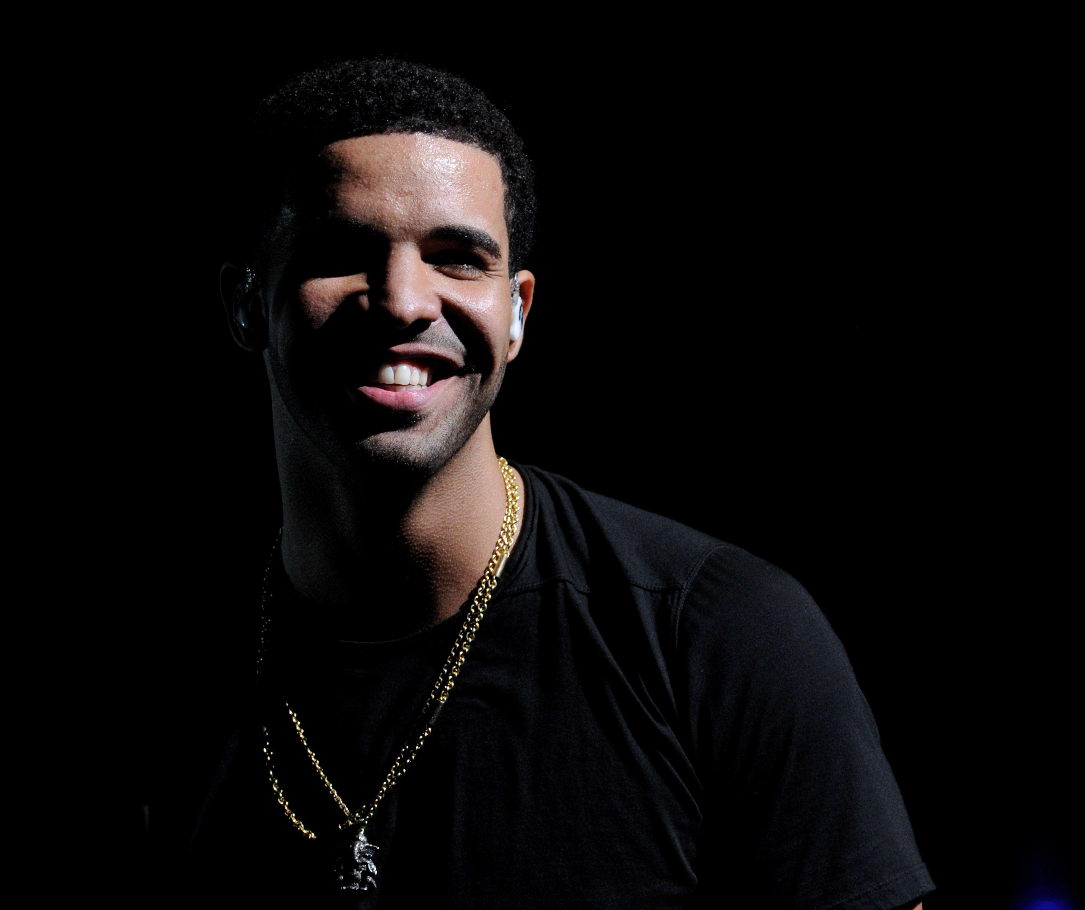 Photo of Drake Being Adorably Nerdy