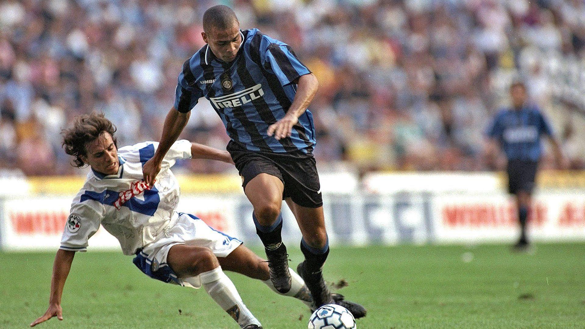 Ronaldo ▻ Inter Milan Debut Vs Brescia 97 98 Home