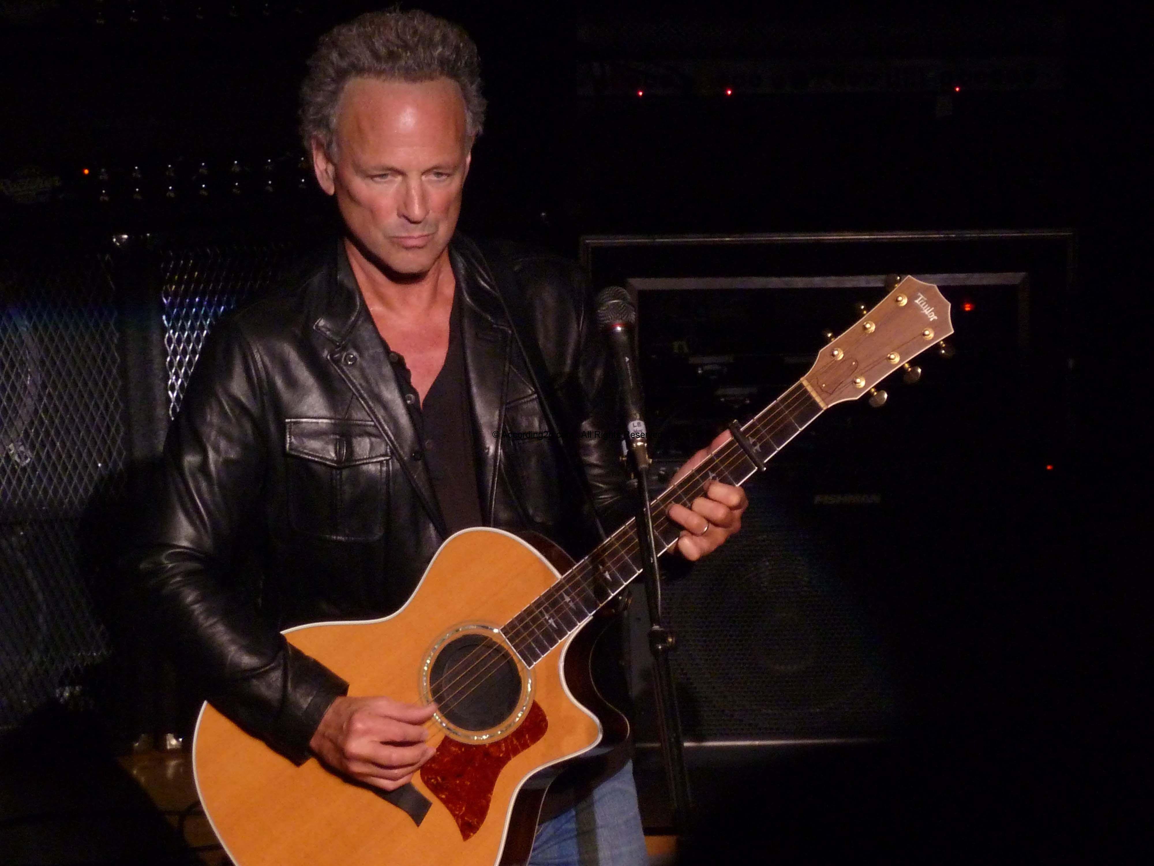 Review: Lindsey Buckingham live at Town Hall, NYC.