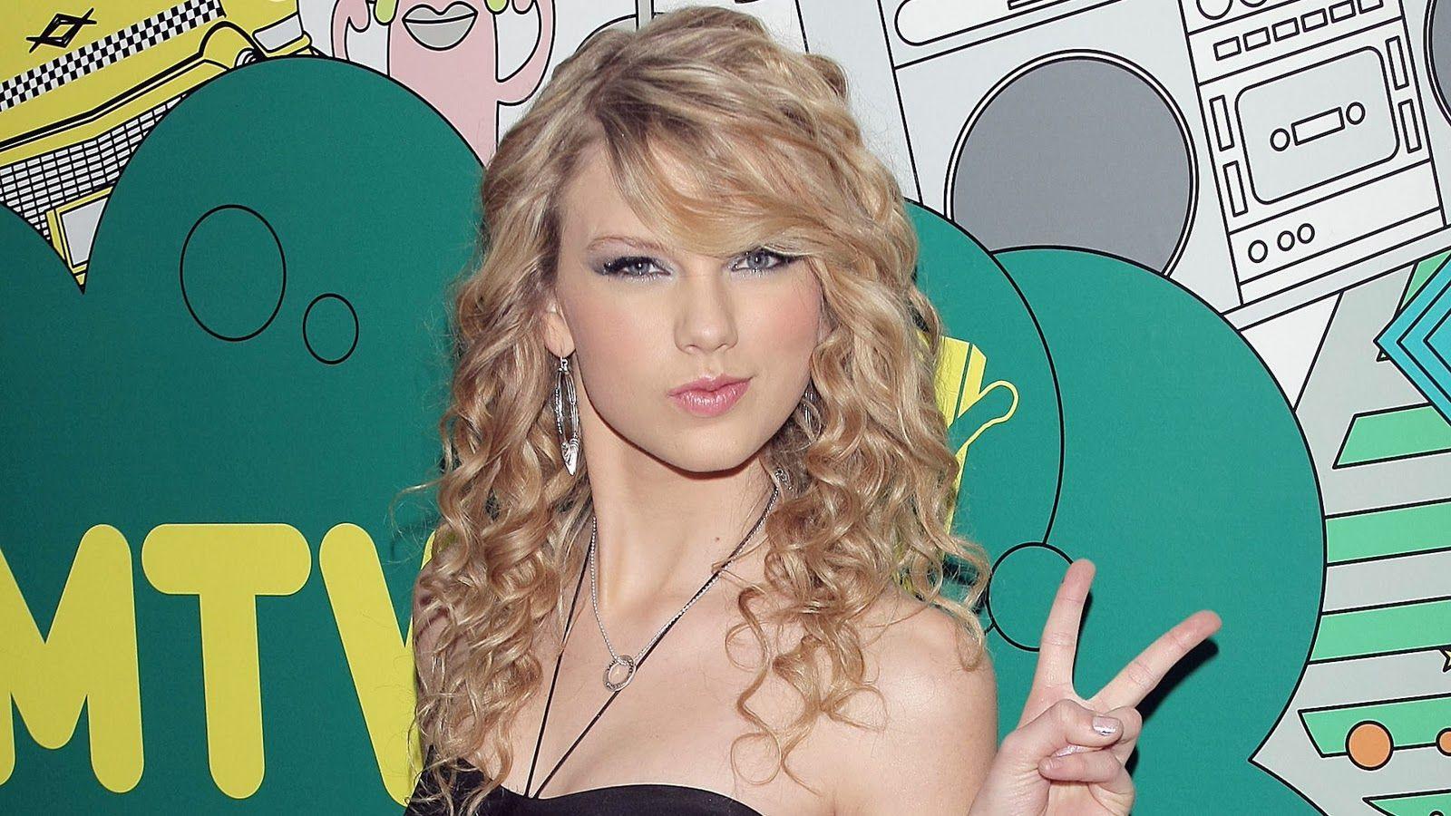 Hot HD Wallpaper: Taylor Swift Wallpaper HD
