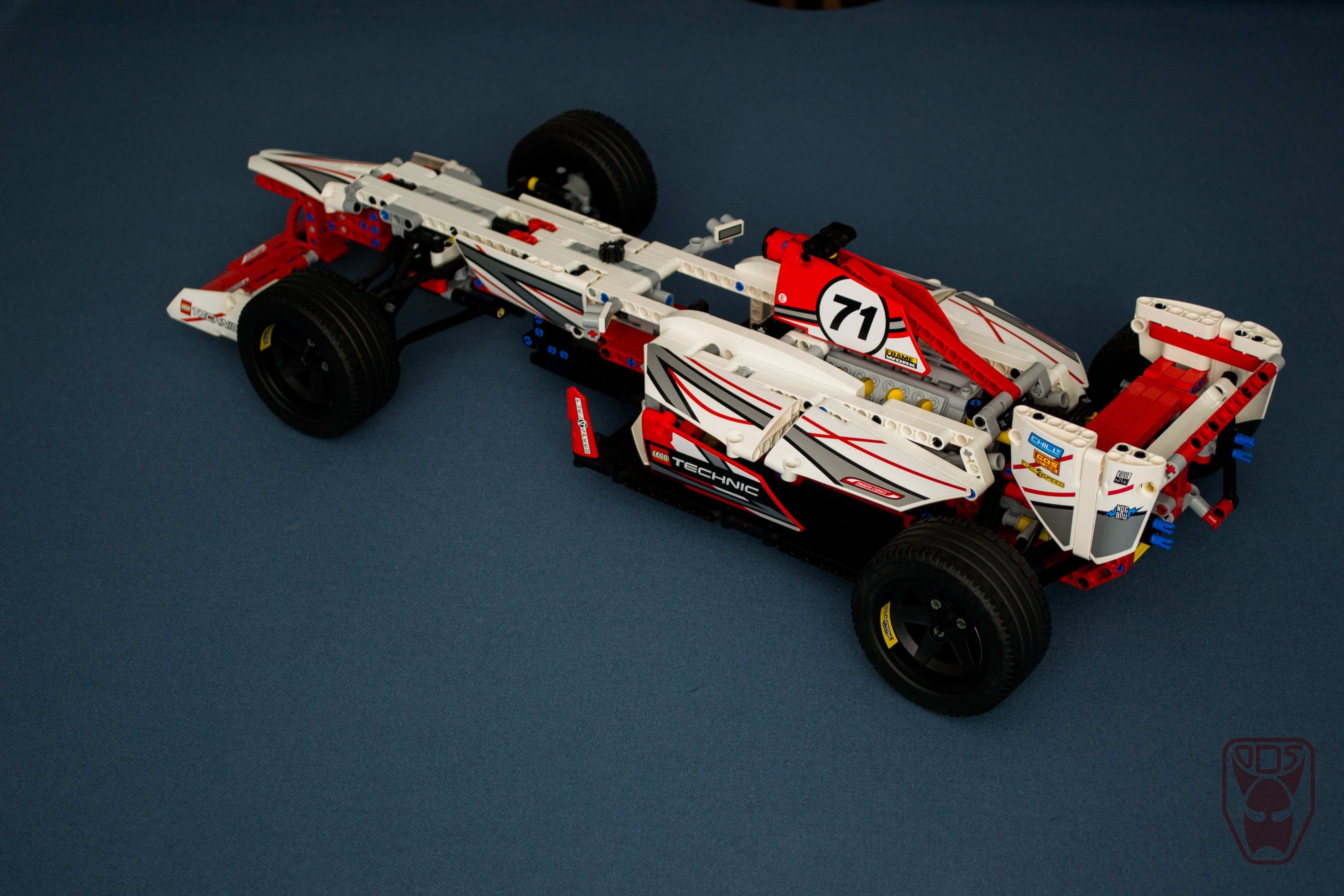 Lego F1 car complete. Vroom & BOOM!