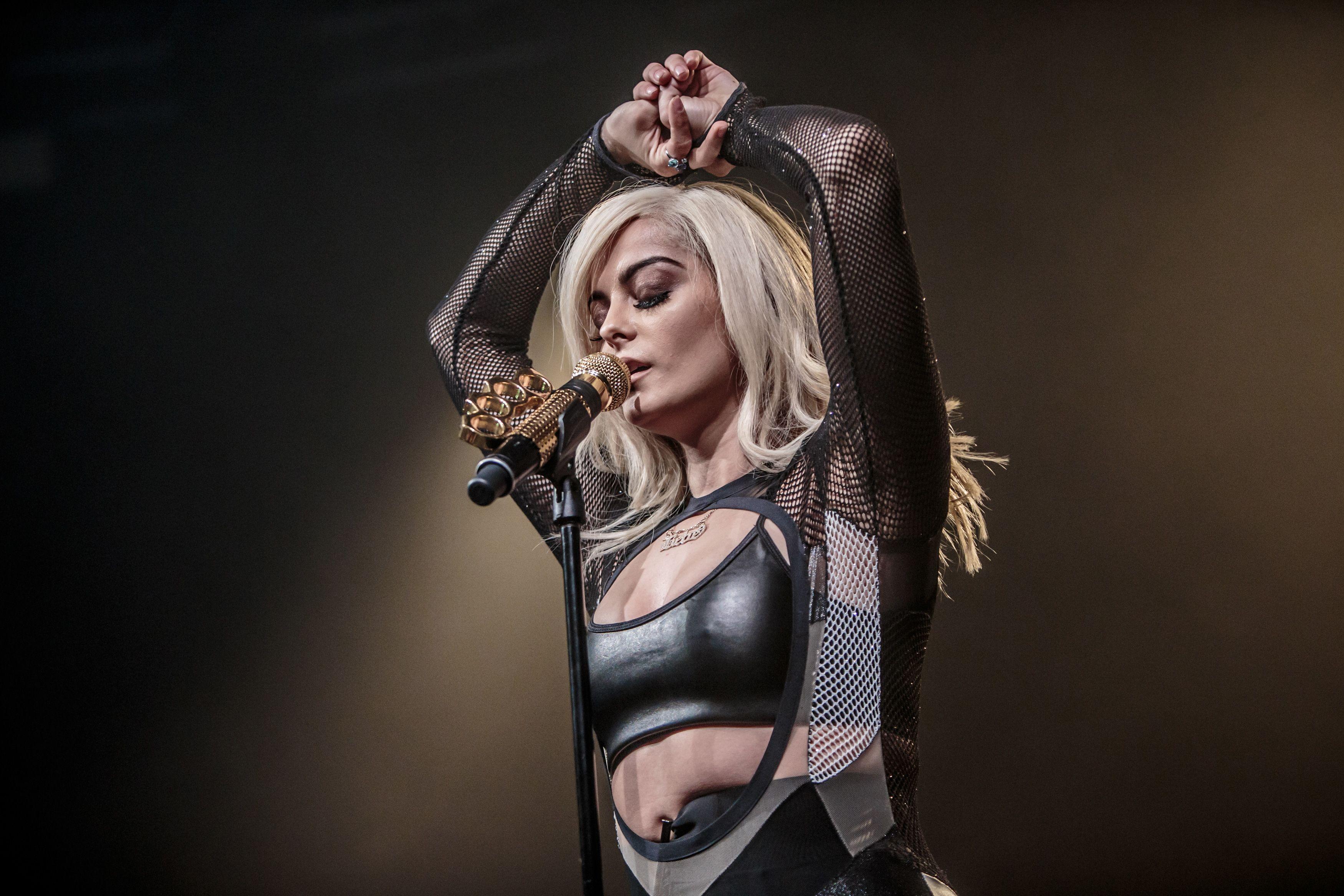 Bebe Rexha Performing Wallpaper Background 62553 3500x2333 px