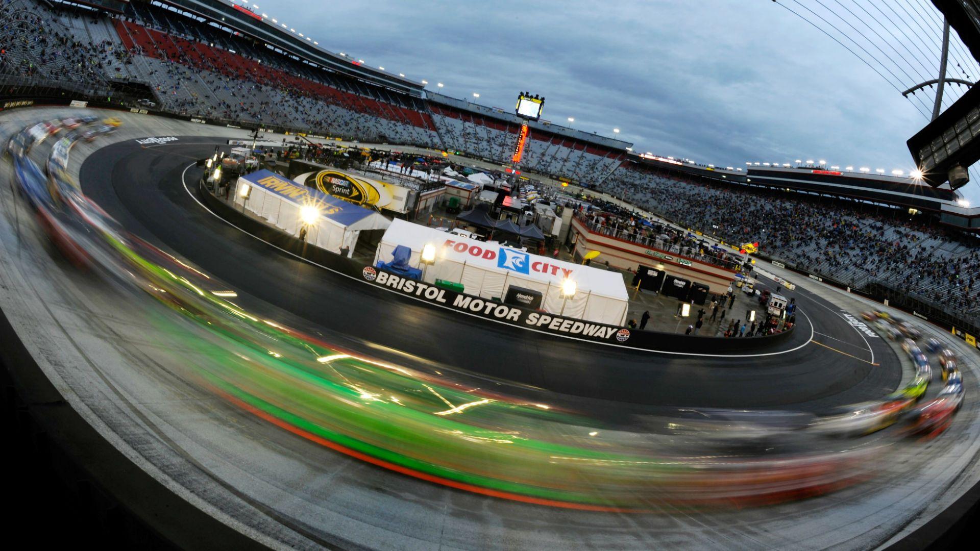 Food City 500 weather report: Drivers can expect rain Sunday