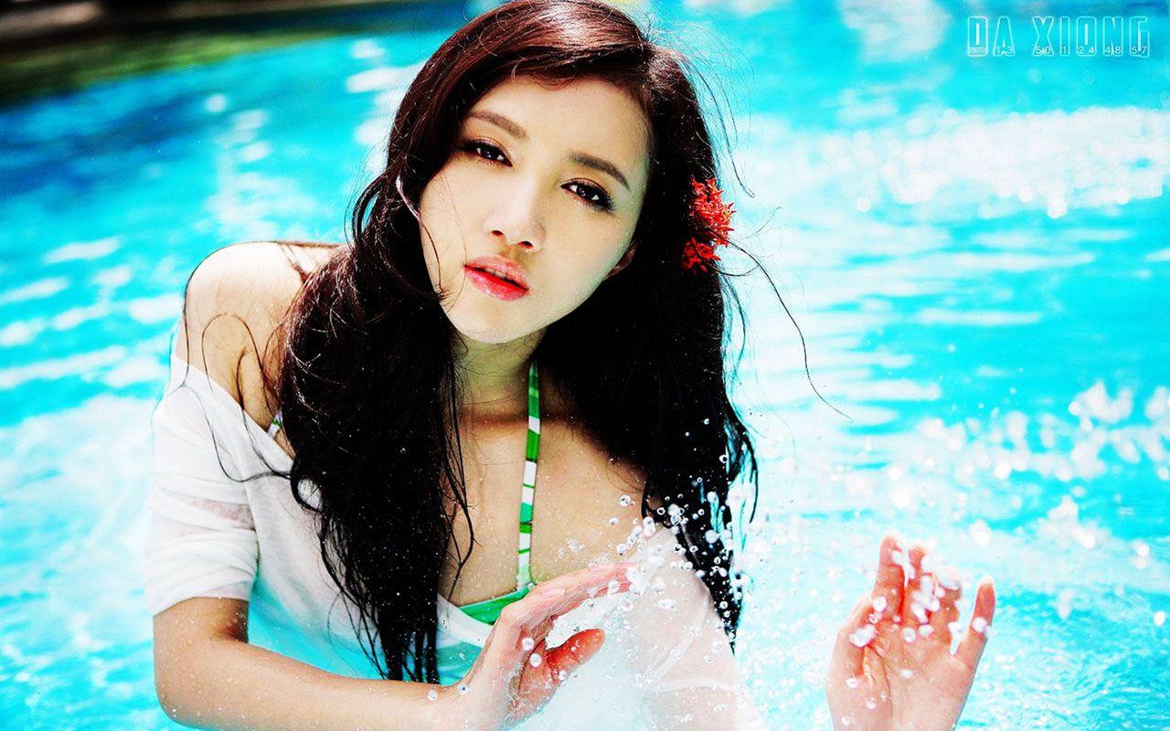 Swimming pool girl wallpaper － Chinese Girls Wallpaper