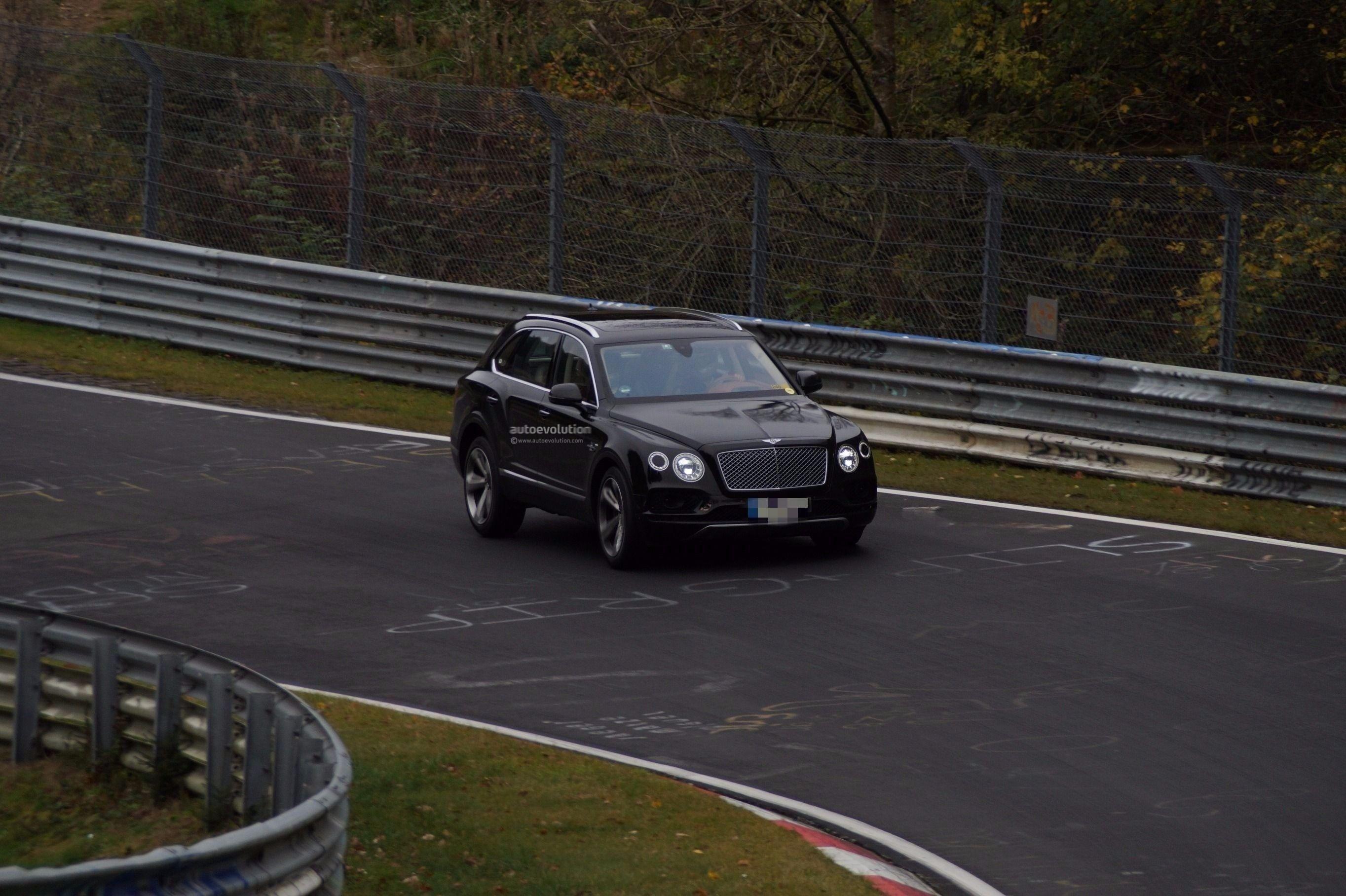 Bentley Bentayga PHEV Reveals EV Mode Button In Newest Spy