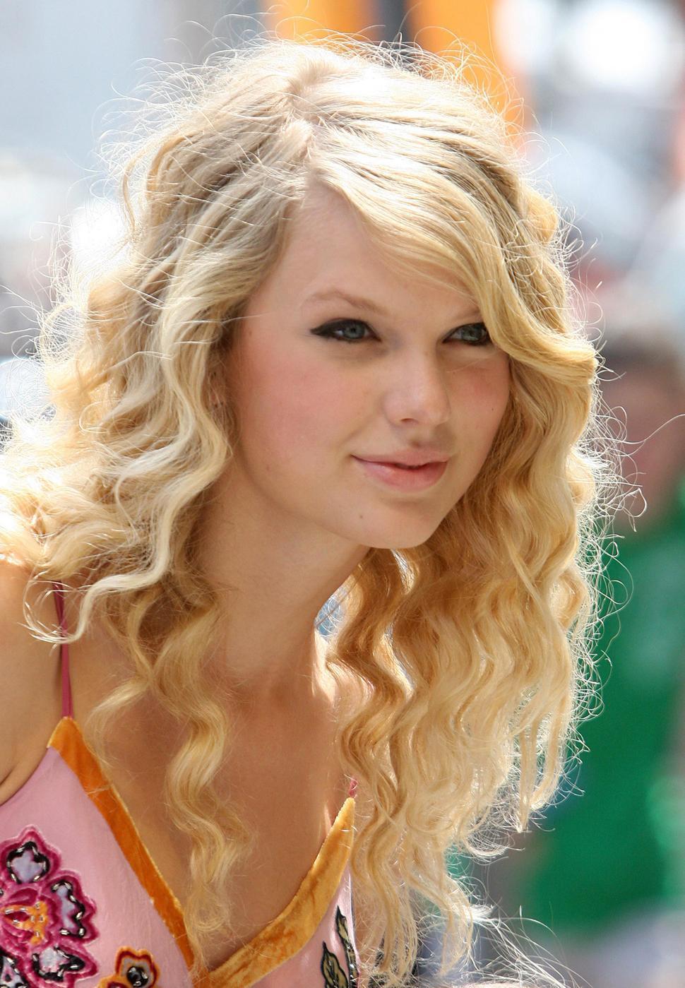 Amazing Singers image Taylor Swift HD wallpaper and background