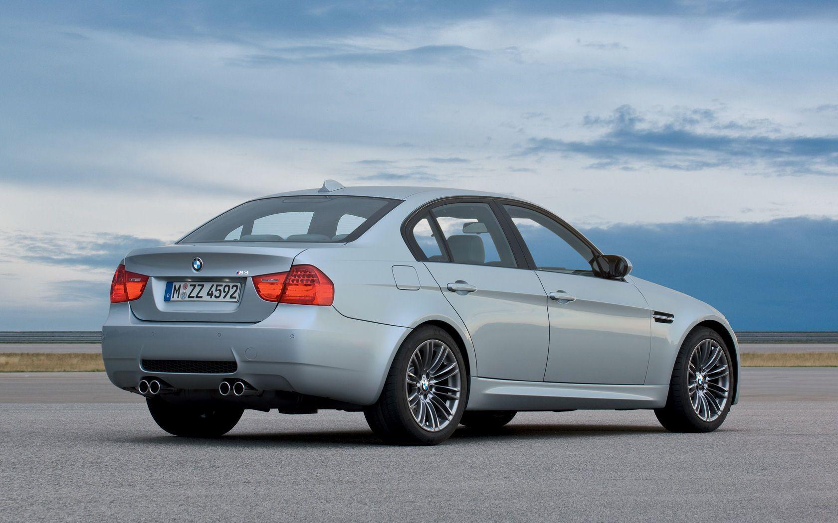 BMW 3 Series, 325i, 328i, 330i, 335i, 335d Widescreen Wallpaper / Desktop Background Picture