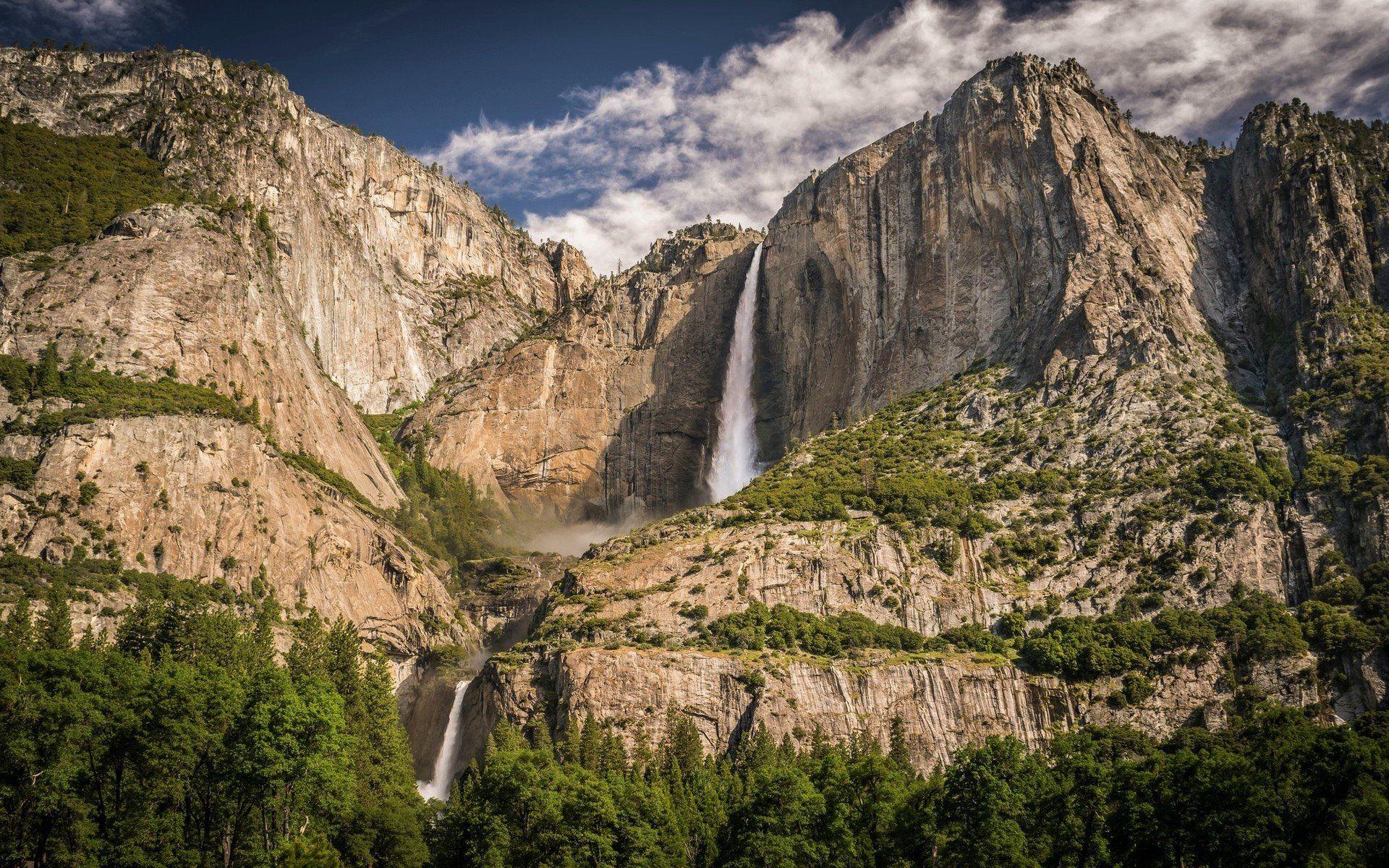Yosemite Falls HD Wallpaper and Background Image
