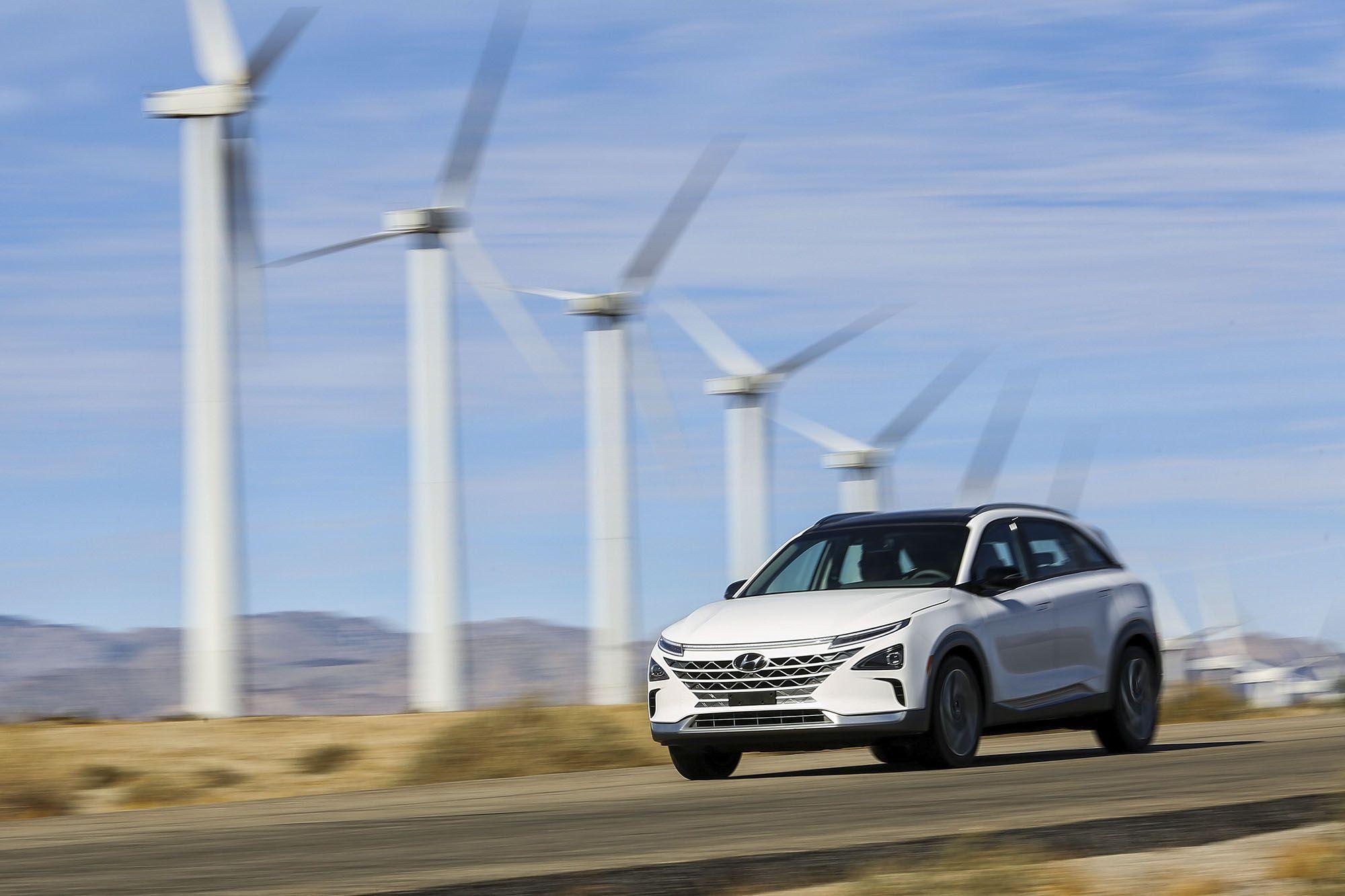 Hyundai's Hydrogen Powered Nexo Has Better Mileage Than A Tesla