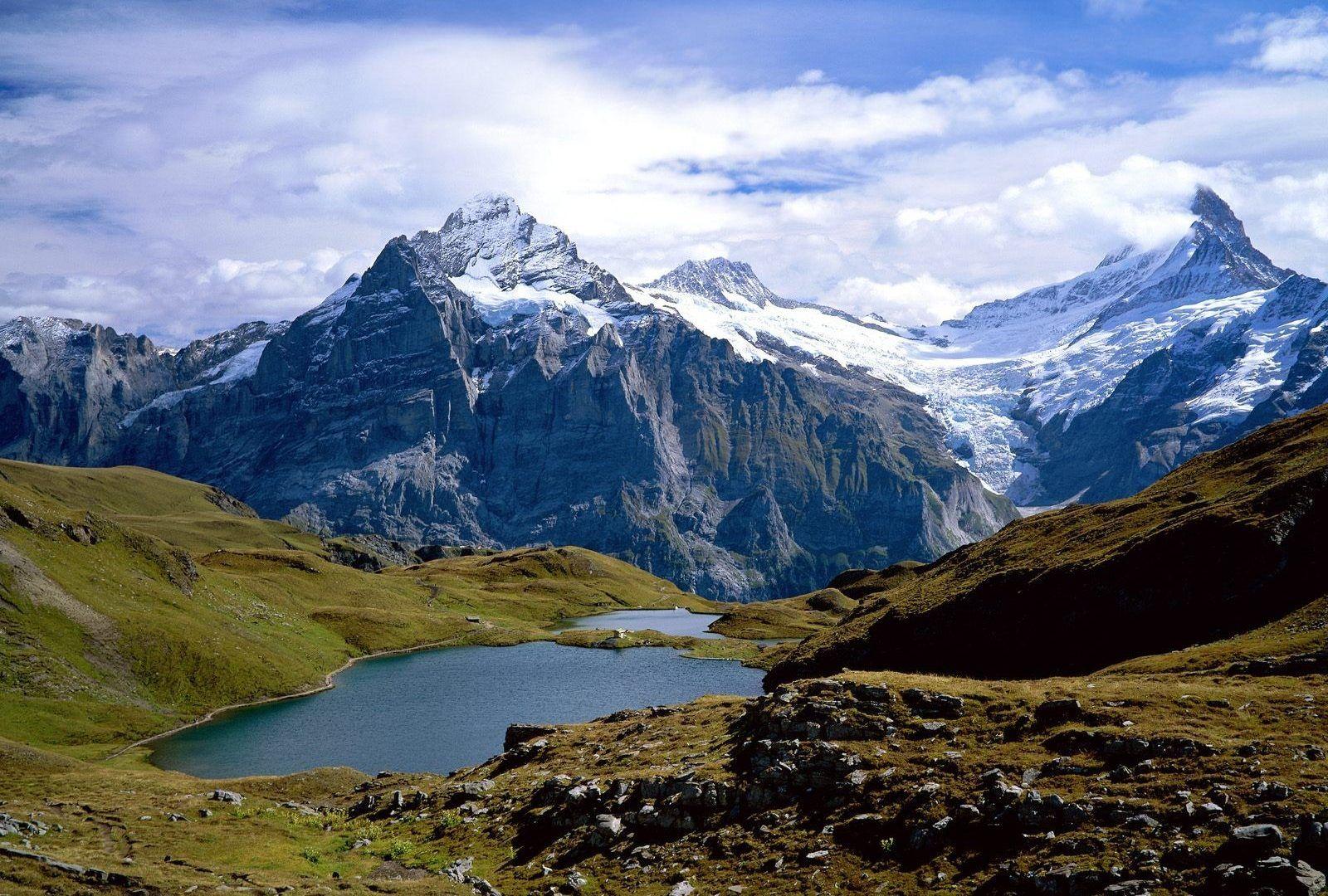 Mountains wallpaper: Hot Digital Resolution High Wallpaper