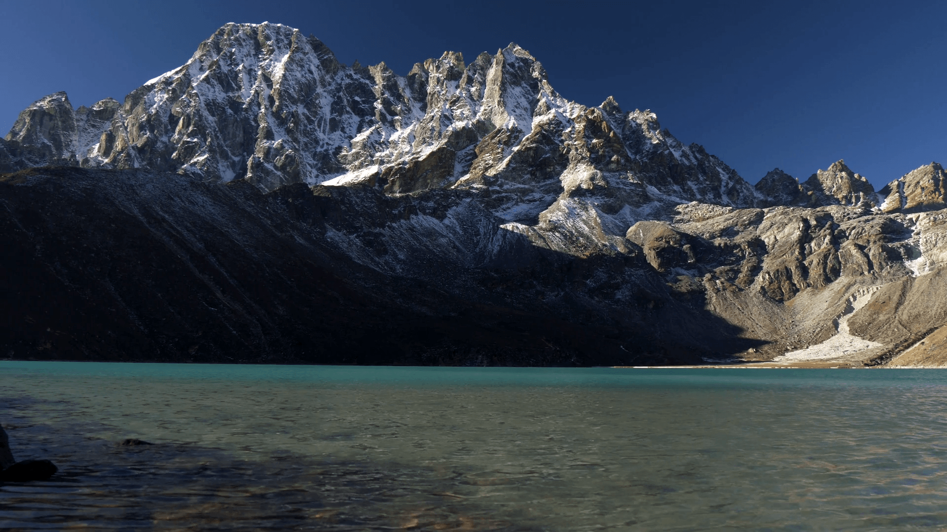 Gokyo lake and snowy mountain. Nepal, Sagarmatha national park Stock