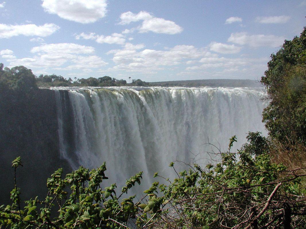 Victoria Falls Picture, Photo, Image & Facts