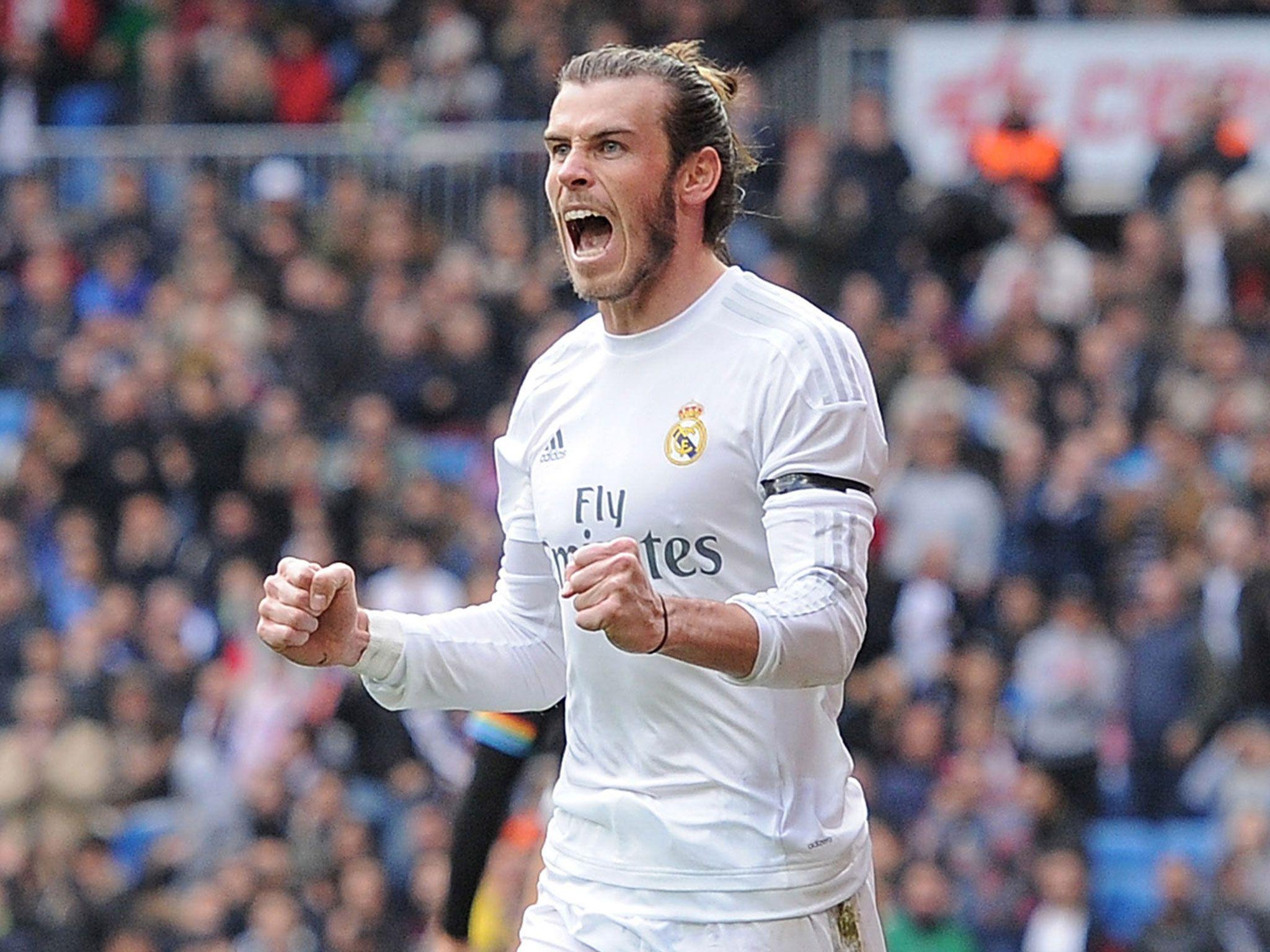 Gareth Bale puts matchball on top of his Christmas tree after Real