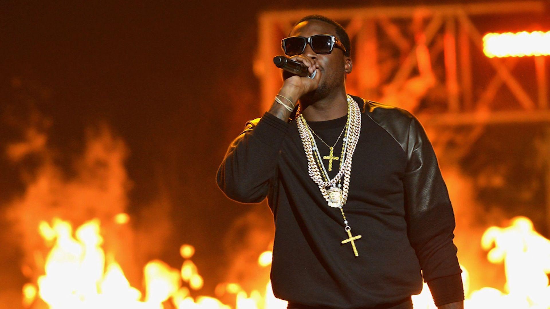 Lawyers: Judge wanted favors from Meek Mill