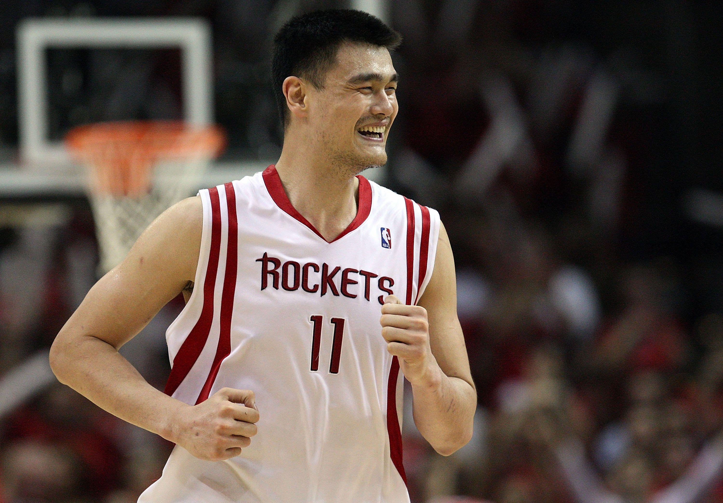 Rockets to Retire Yao Ming's at Halftime of Game vs. Chicago