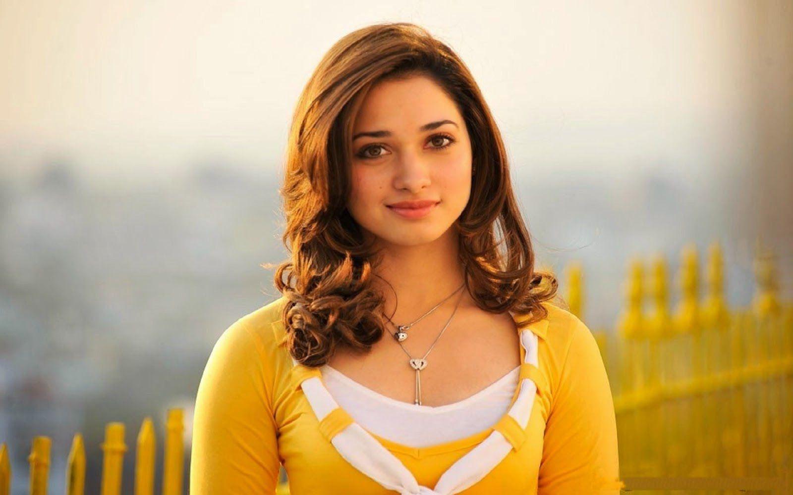 Tamannaah Bhatia Smiling HD Image
