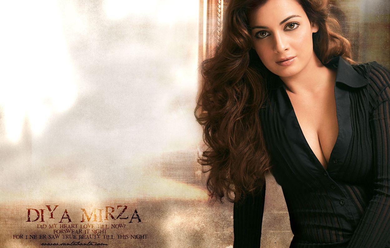 Ravishment: Dia Mirza Bollywood Actress Wallpaper in 1080p