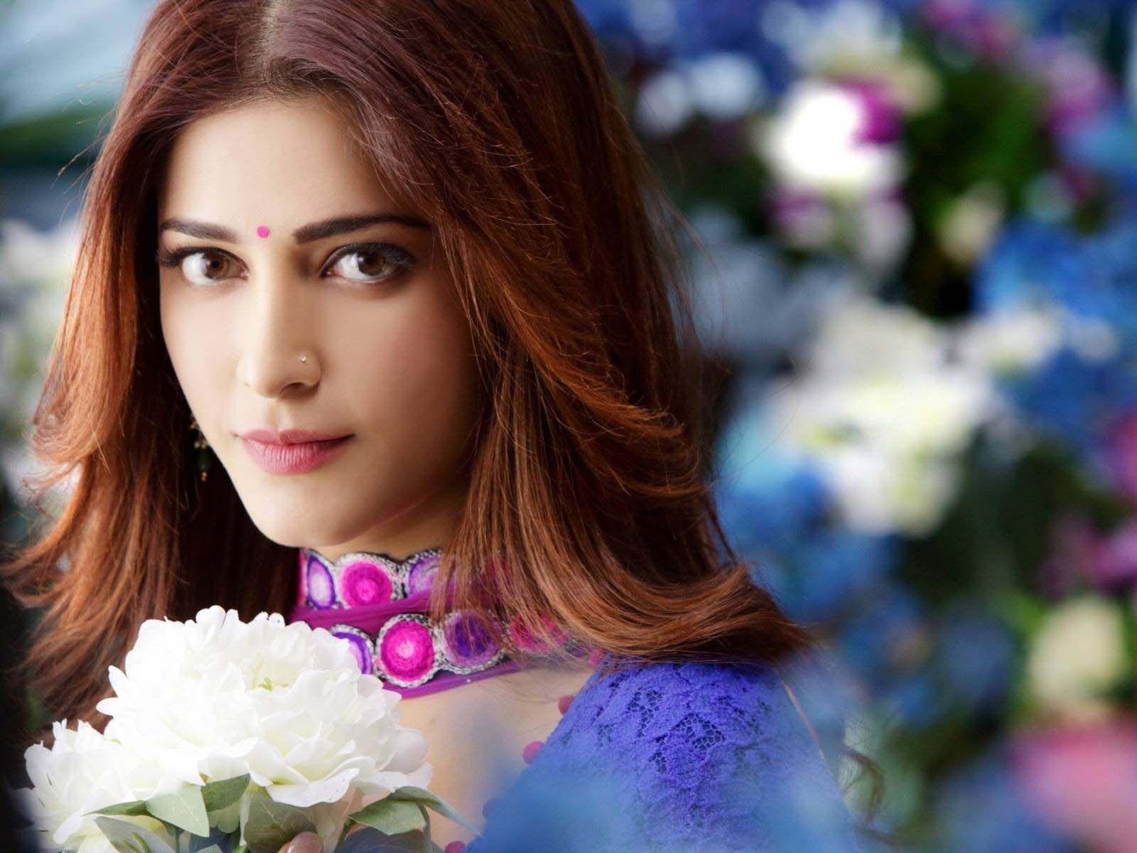 Innocent Shruti Hassan HD. HD Bollywood Actresses Wallpaper