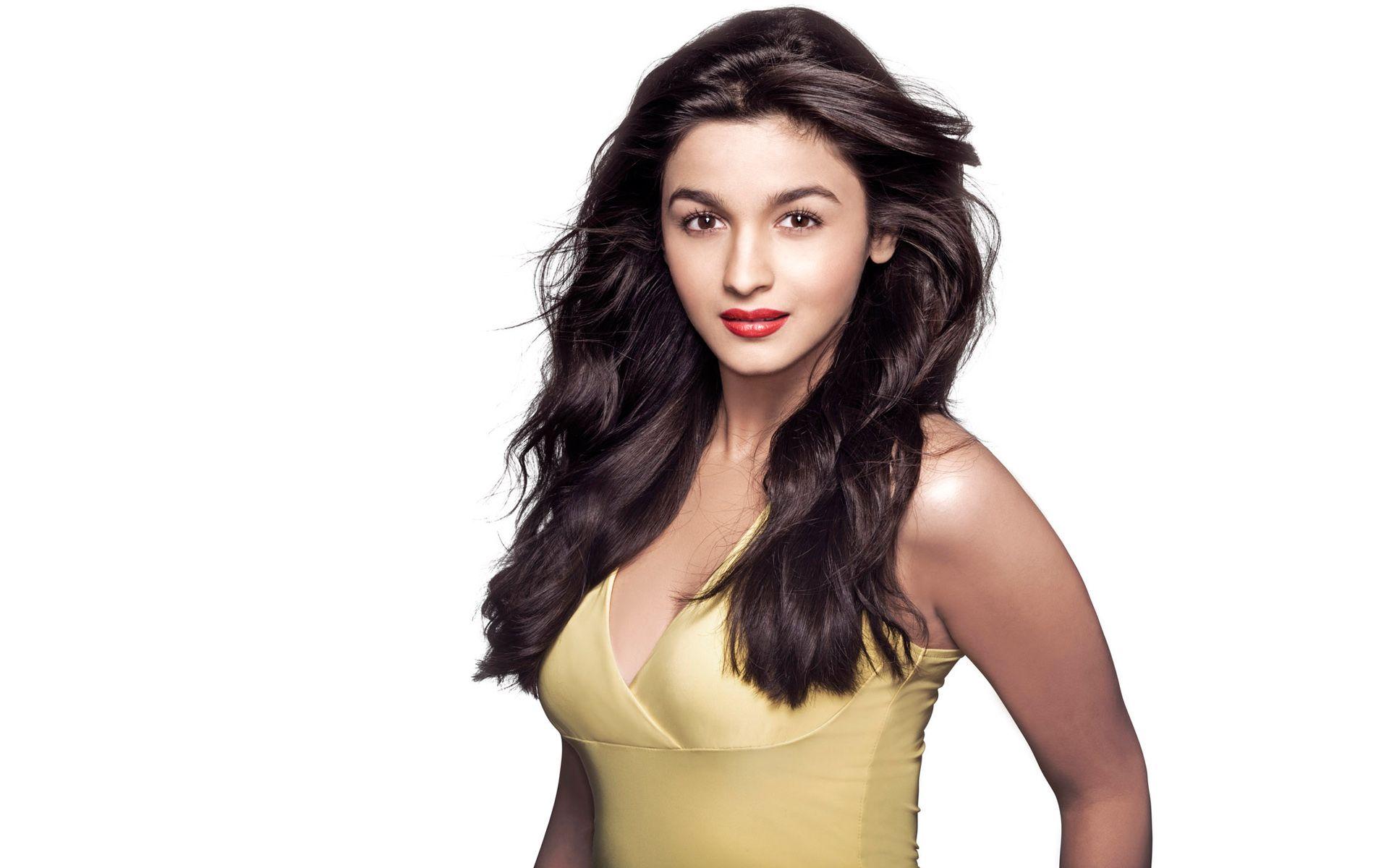 Bollywood Actress Alia Bhatt Wallpaper