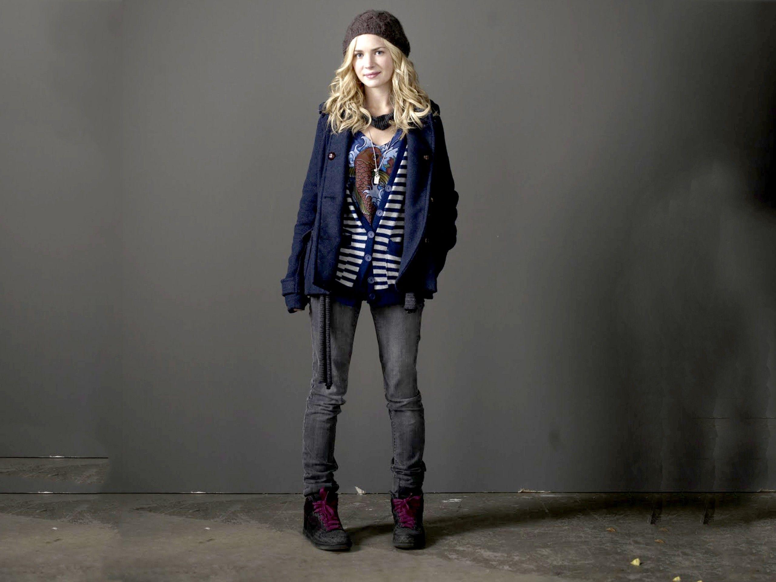 Britt Robertson 37782 2560x1920 px