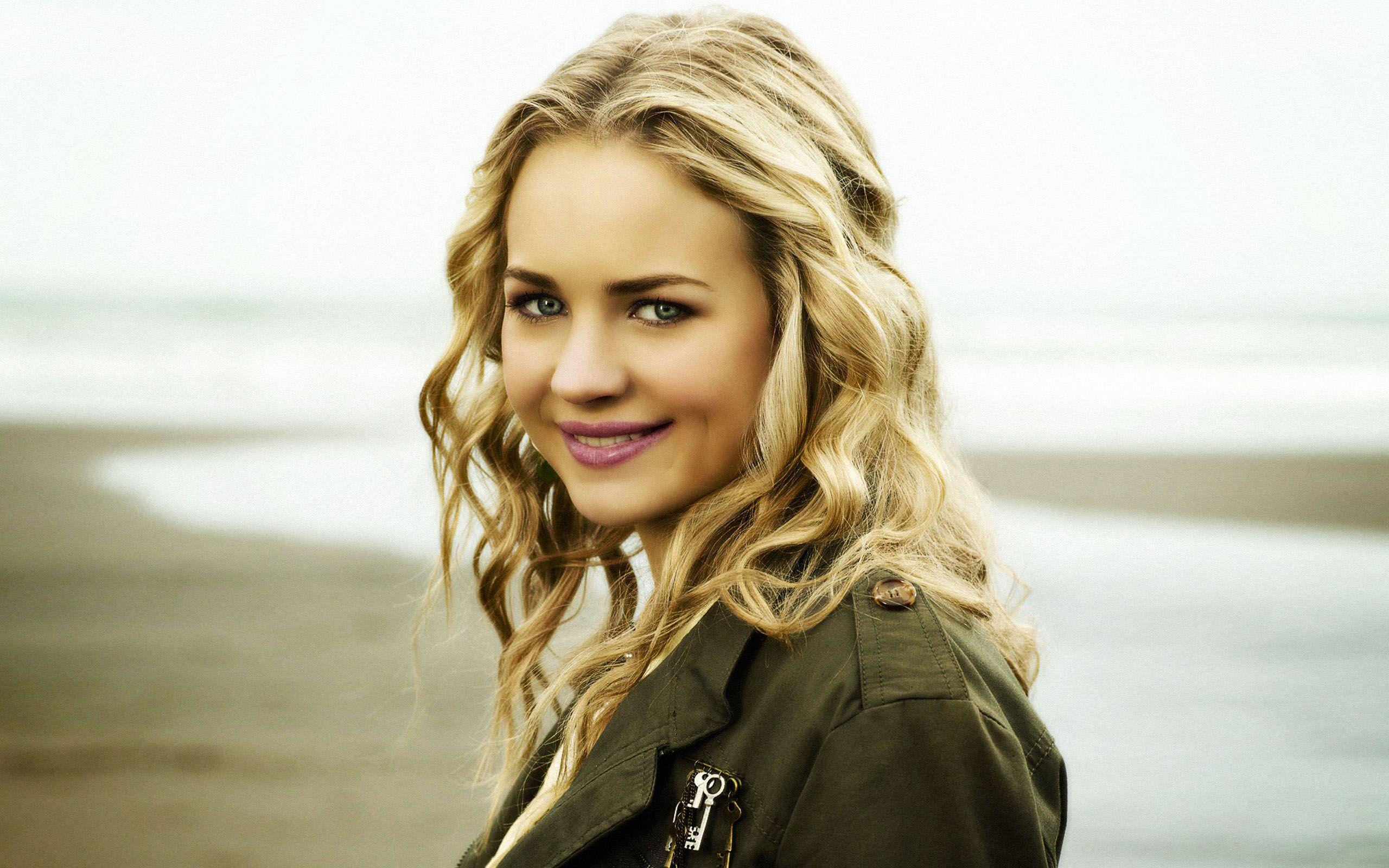 Britt Robertson. Brittany, Britt