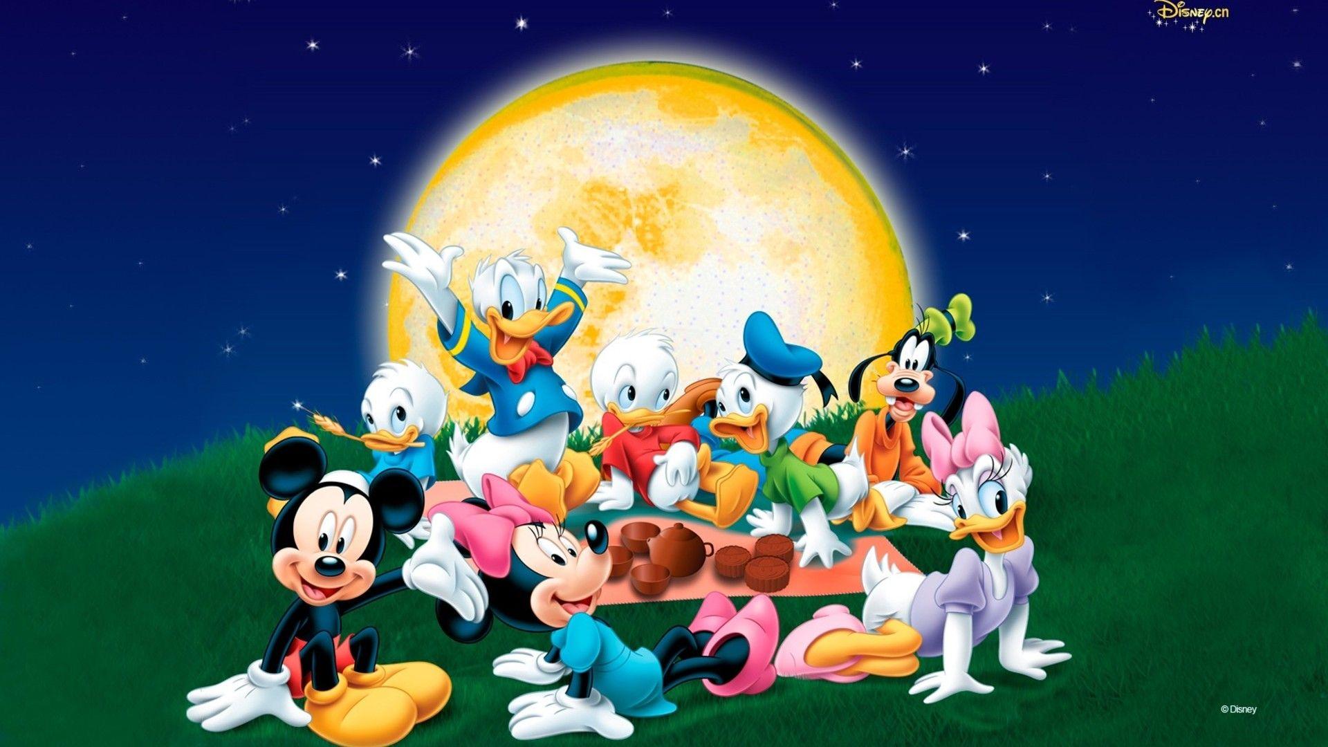 Mickey Mouse And Friends With Donald Duck Family Wallpaper