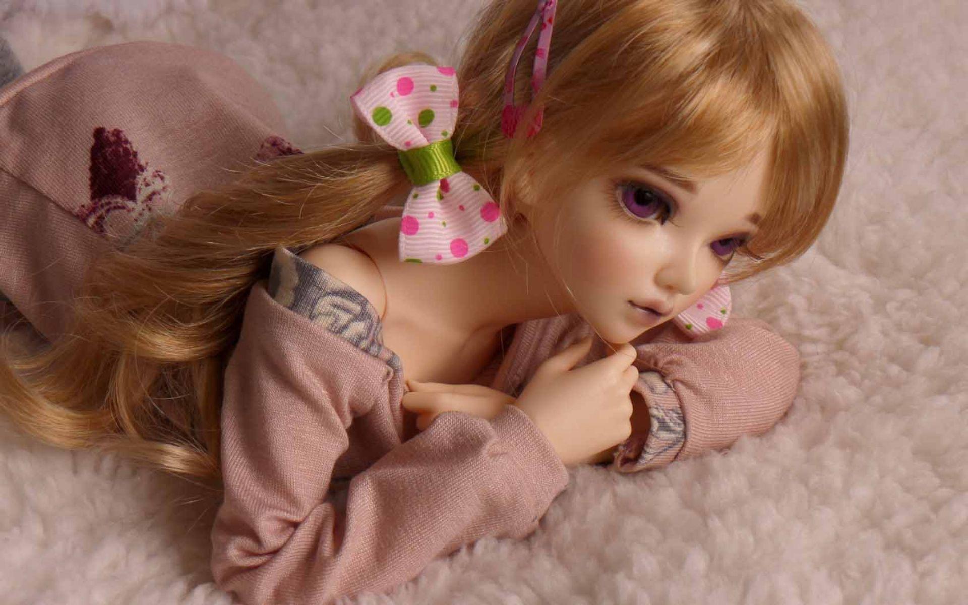 Lovely Doll Blonde Toy. HD Anime Wallpaper for Mobile and Desktop