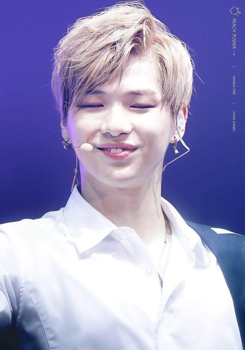 image Of Wanna One's Kang Daniel's Bright Smile That Will Make