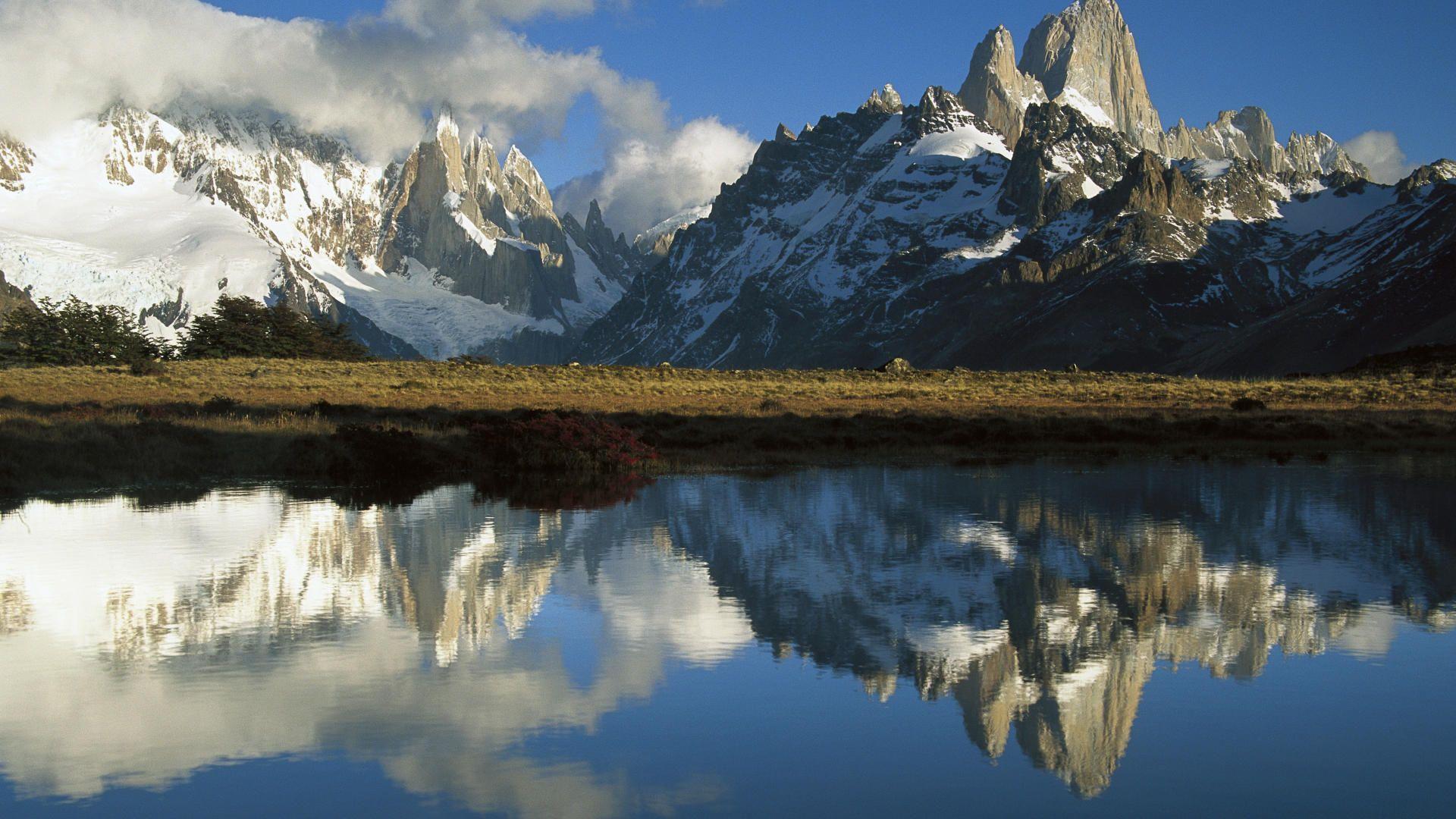 Download Background Torre and Fitzroy at Dawn, Los Glaciares