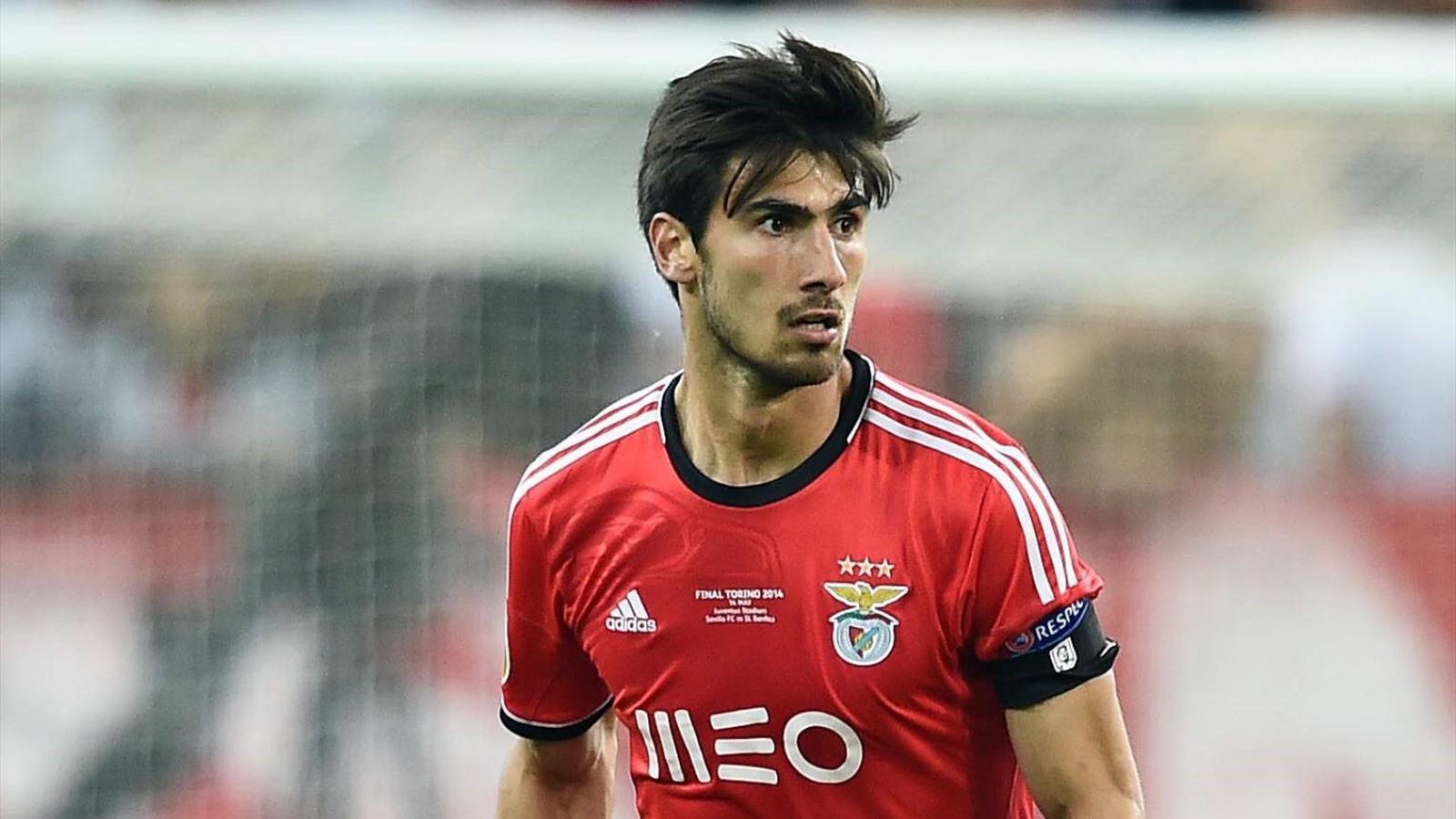 Andre Gomes signed for Valencia
