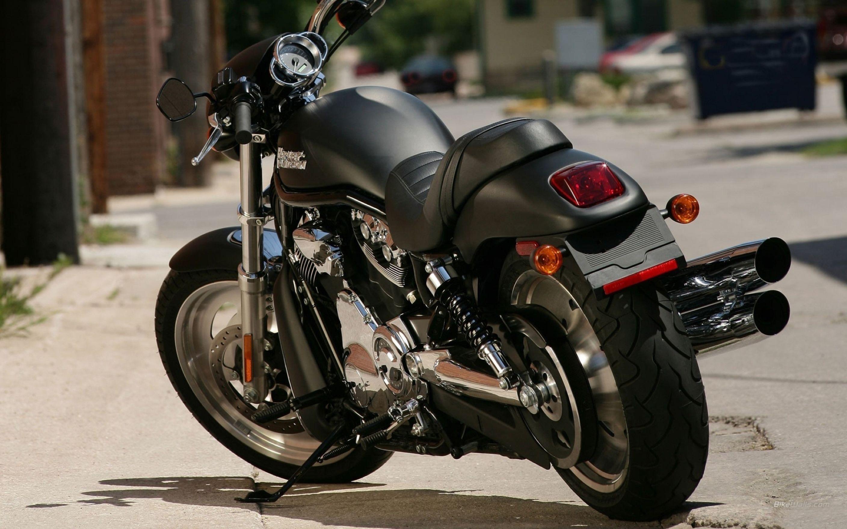 Beautiful Harley Davidson Bikes S HD Wallpaper: Desktop HD Wallpaper
