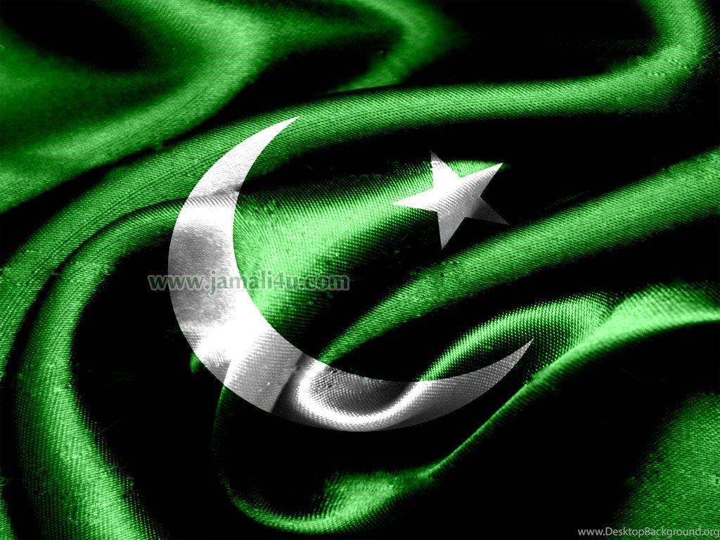 Download A brave Pakistani soldier upholding the honor of Pakistans flag  Wallpaper  Wallpaperscom